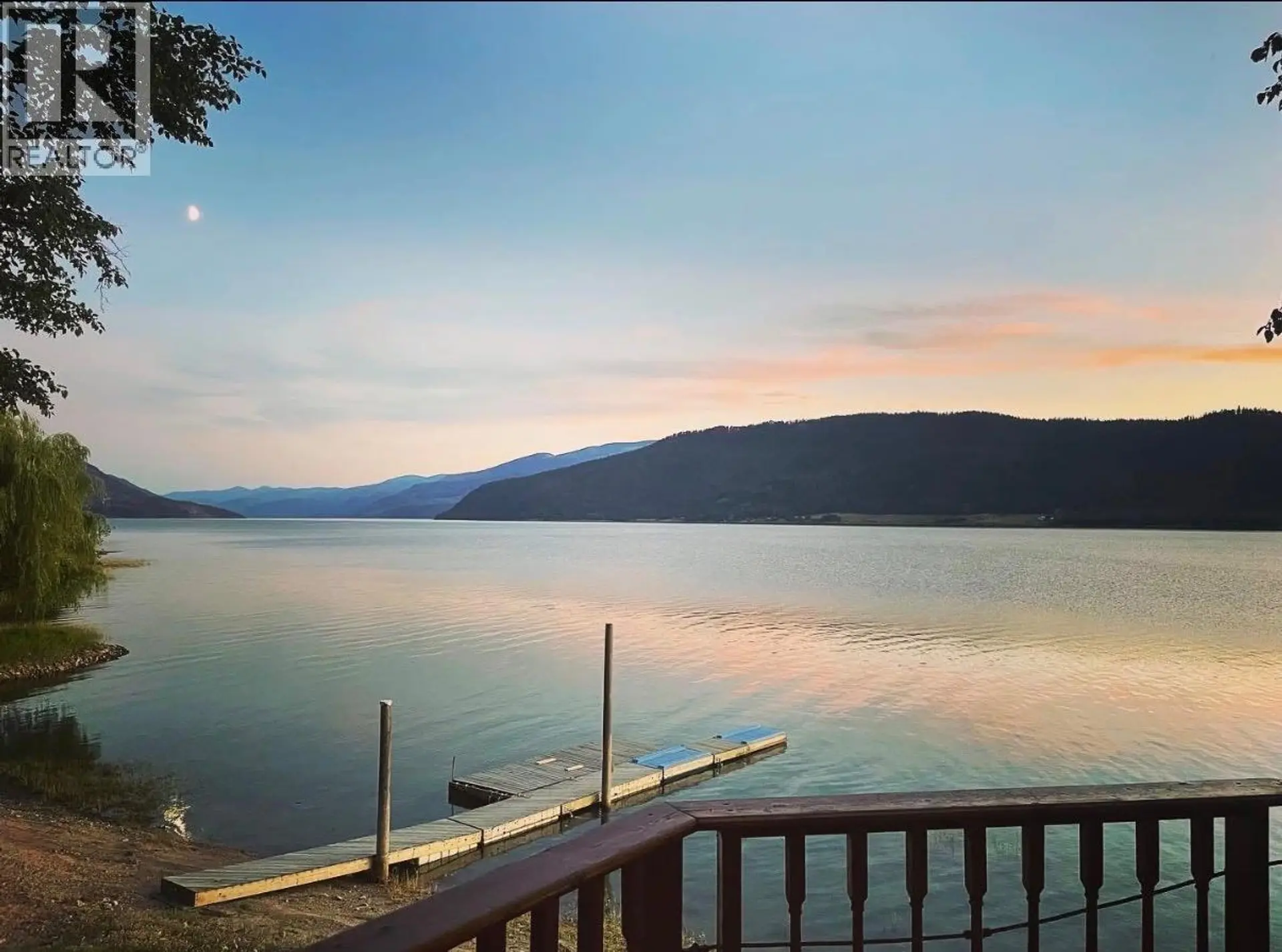 Property at 620 APPLEGROVE Road, Fauquier, BC