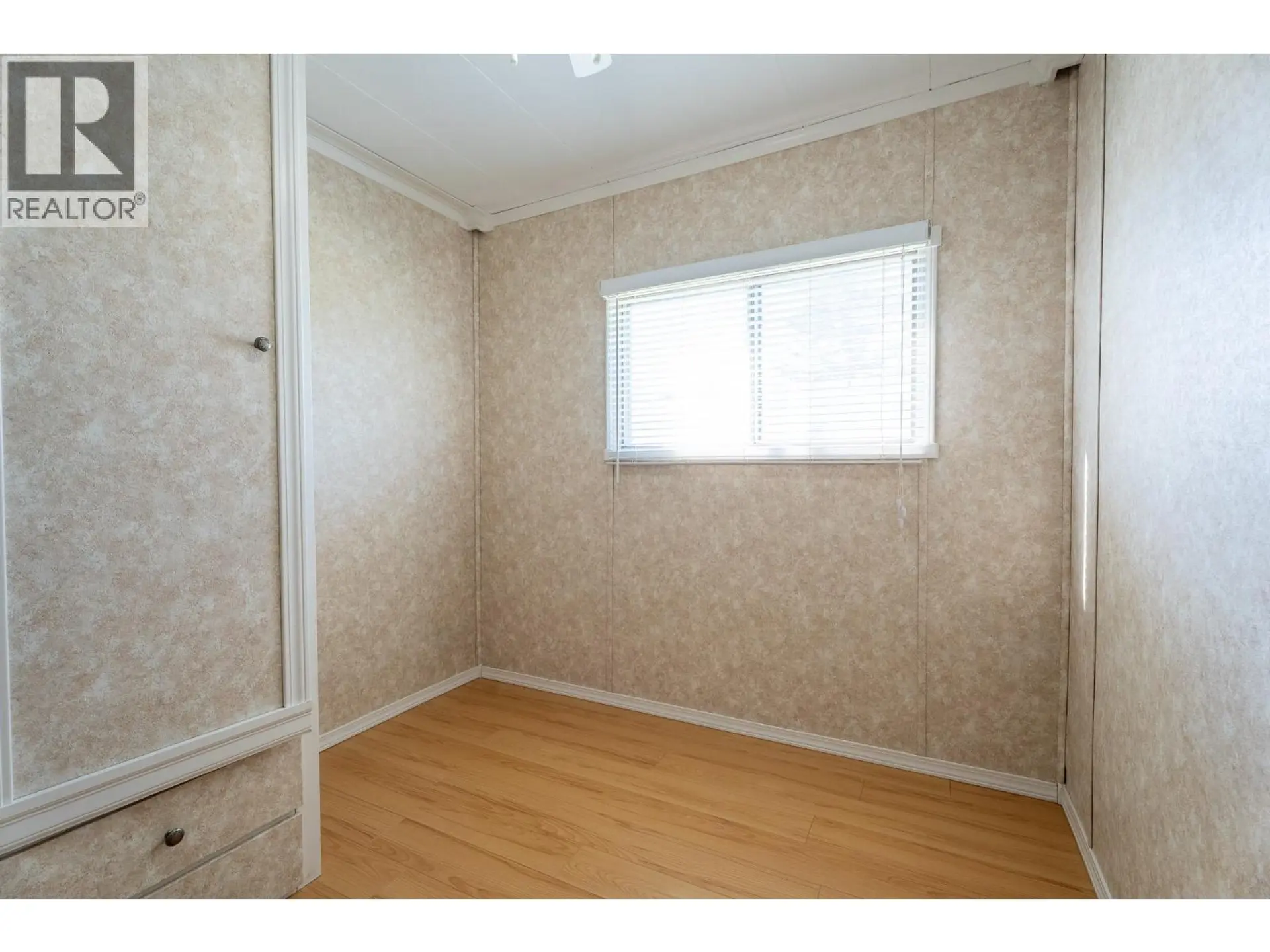 #10 8680 CASTLE ROAD - Image 16