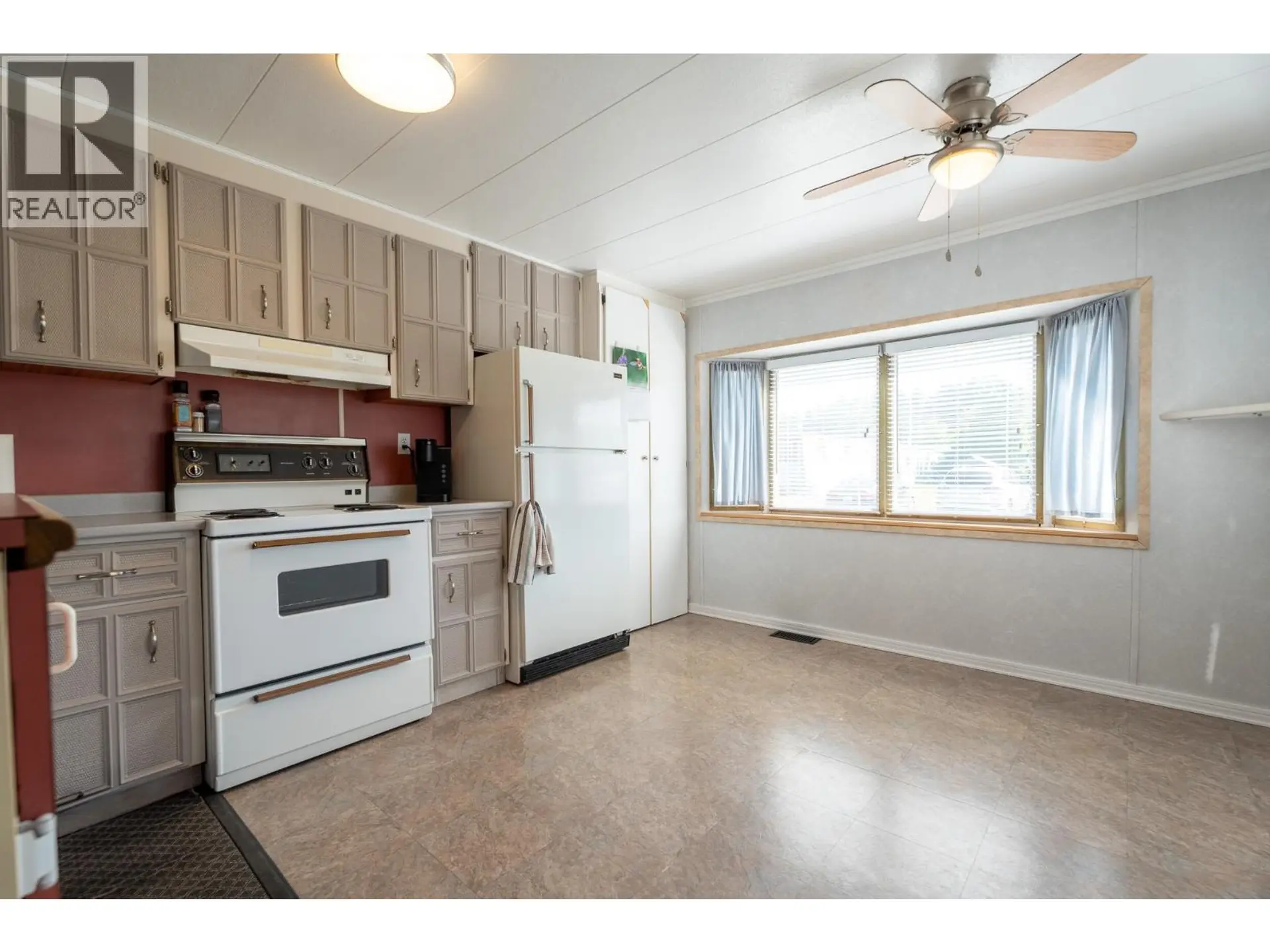 #10 8680 CASTLE ROAD - Image 8