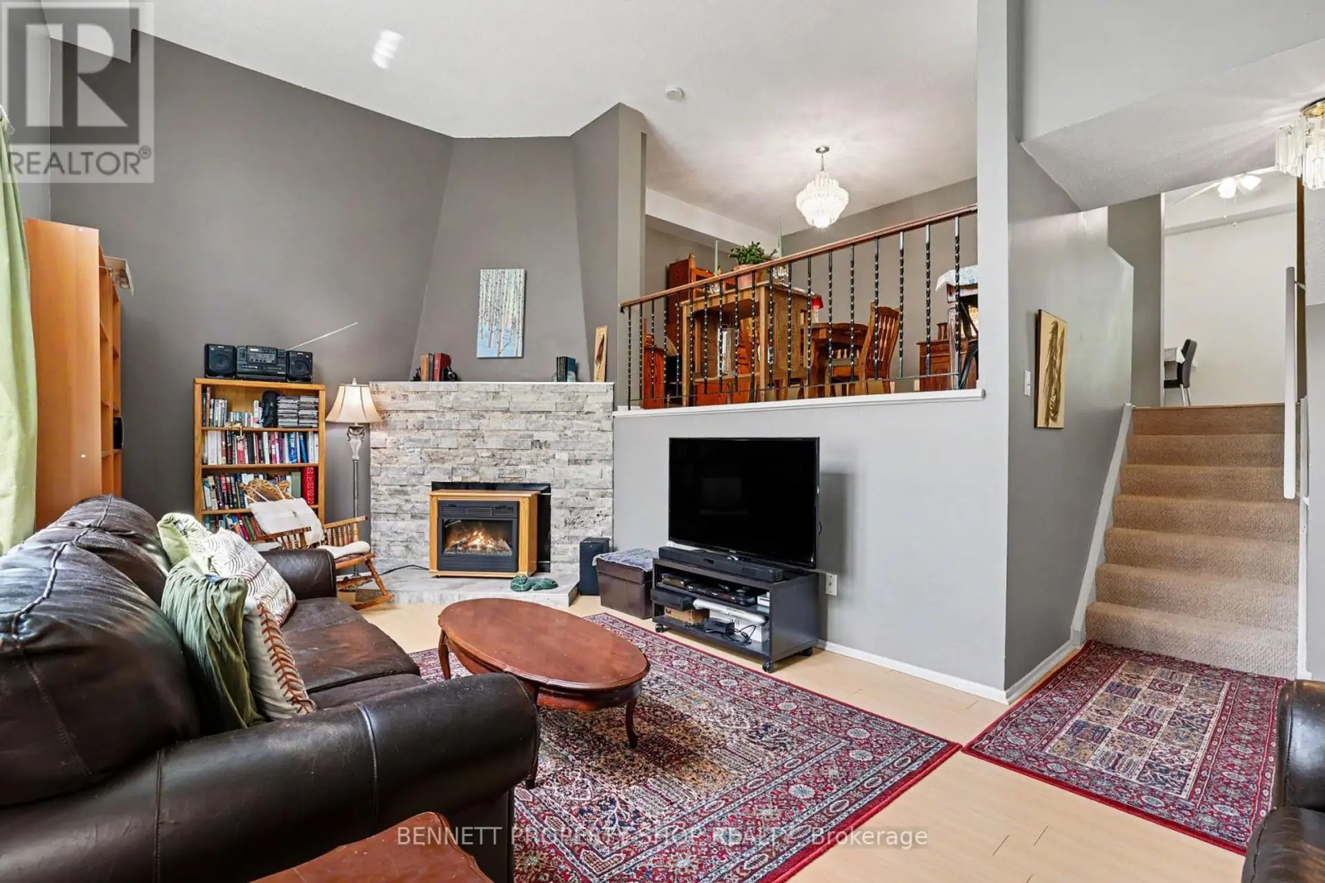 #61 3205 UPLANDS DRIVE - Image 3
