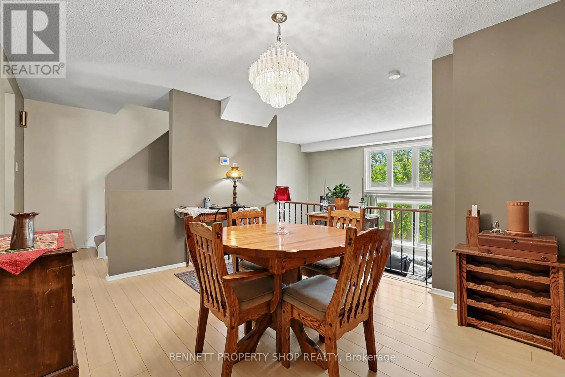 #61 3205 UPLANDS DRIVE - Image 4