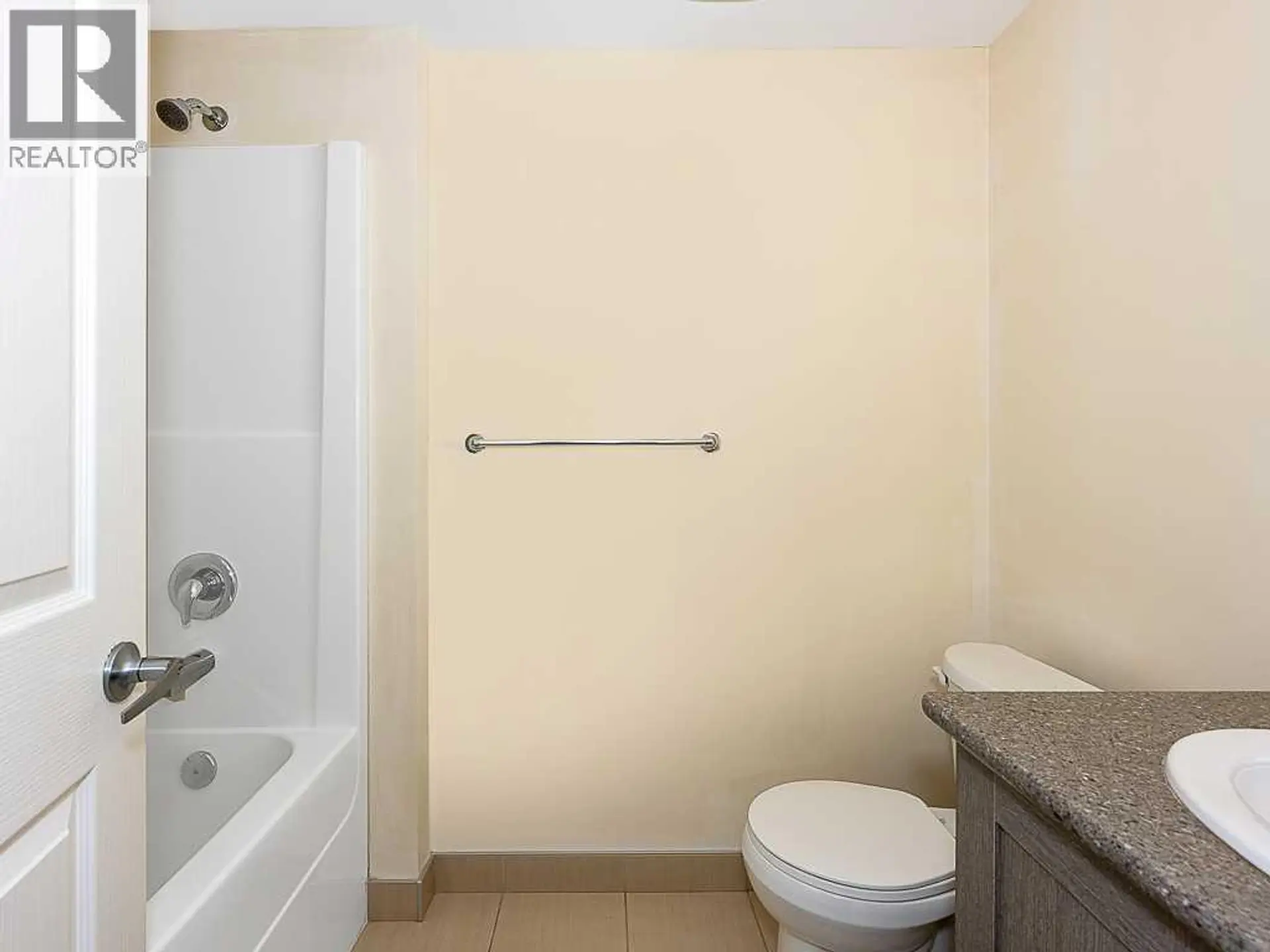 #706 30 Brentwood Common NW - Image 15