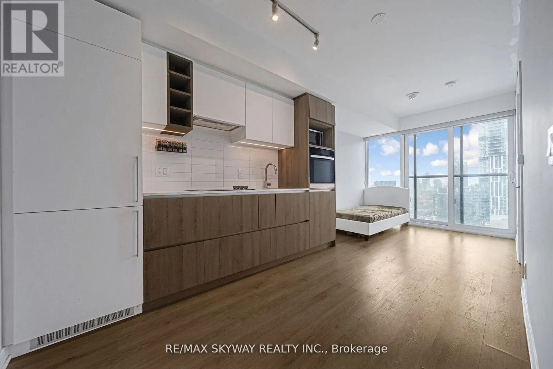#2101 319 JARVIS STREET - Image 6