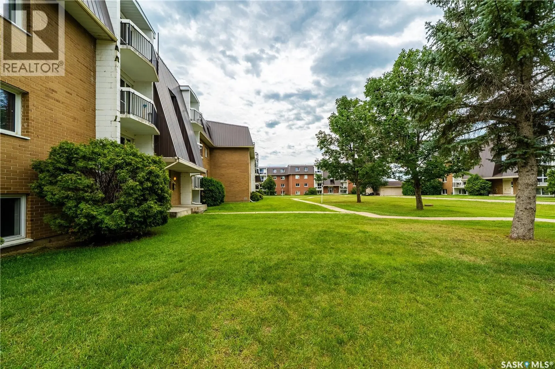 #11 35 Centennial STREET - Image 3
