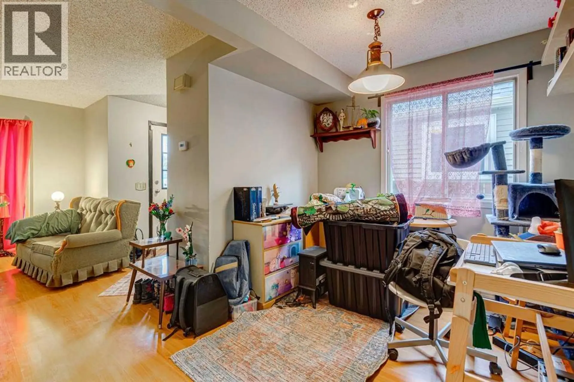 864 Queensland Drive SE - Image 6