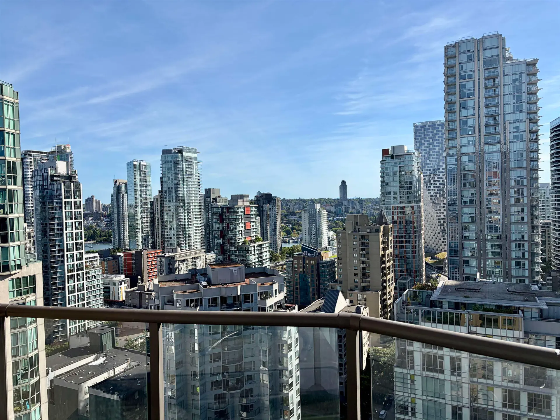 #2607 1189 Howe Street - Image 2
