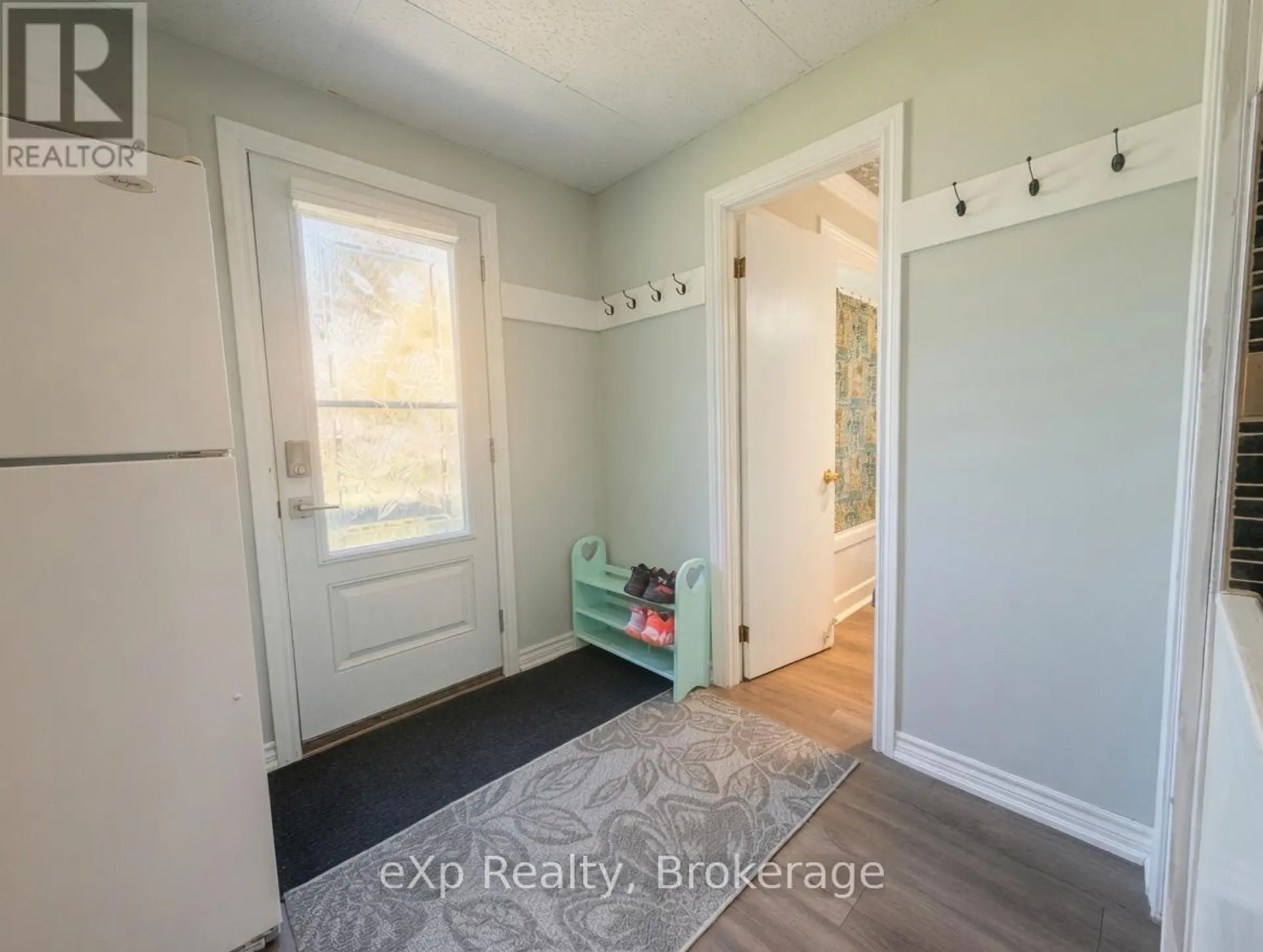 240 BAY STREET - Image 4
