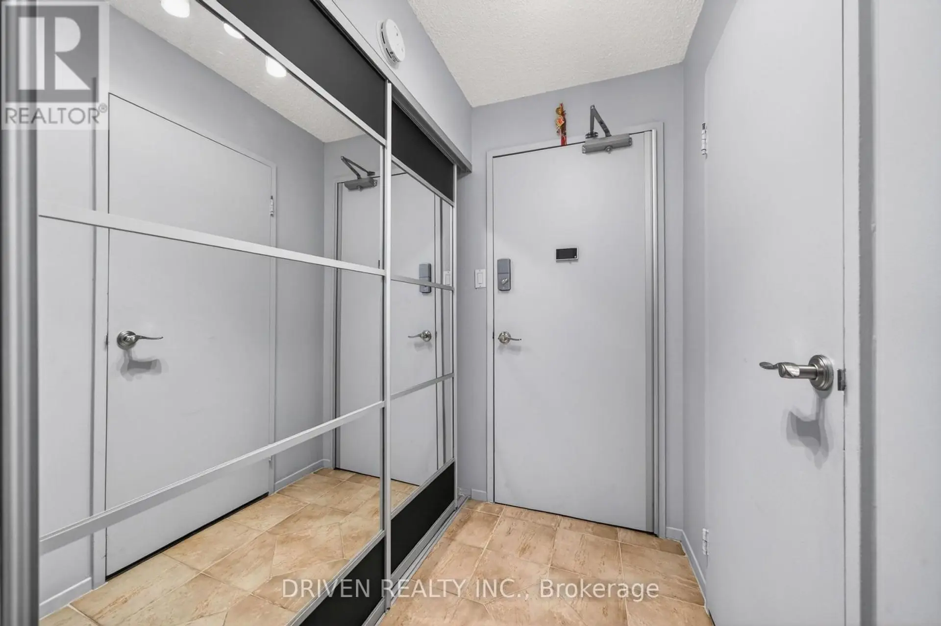 #404 158 A MCARTHUR AVENUE - Image 2
