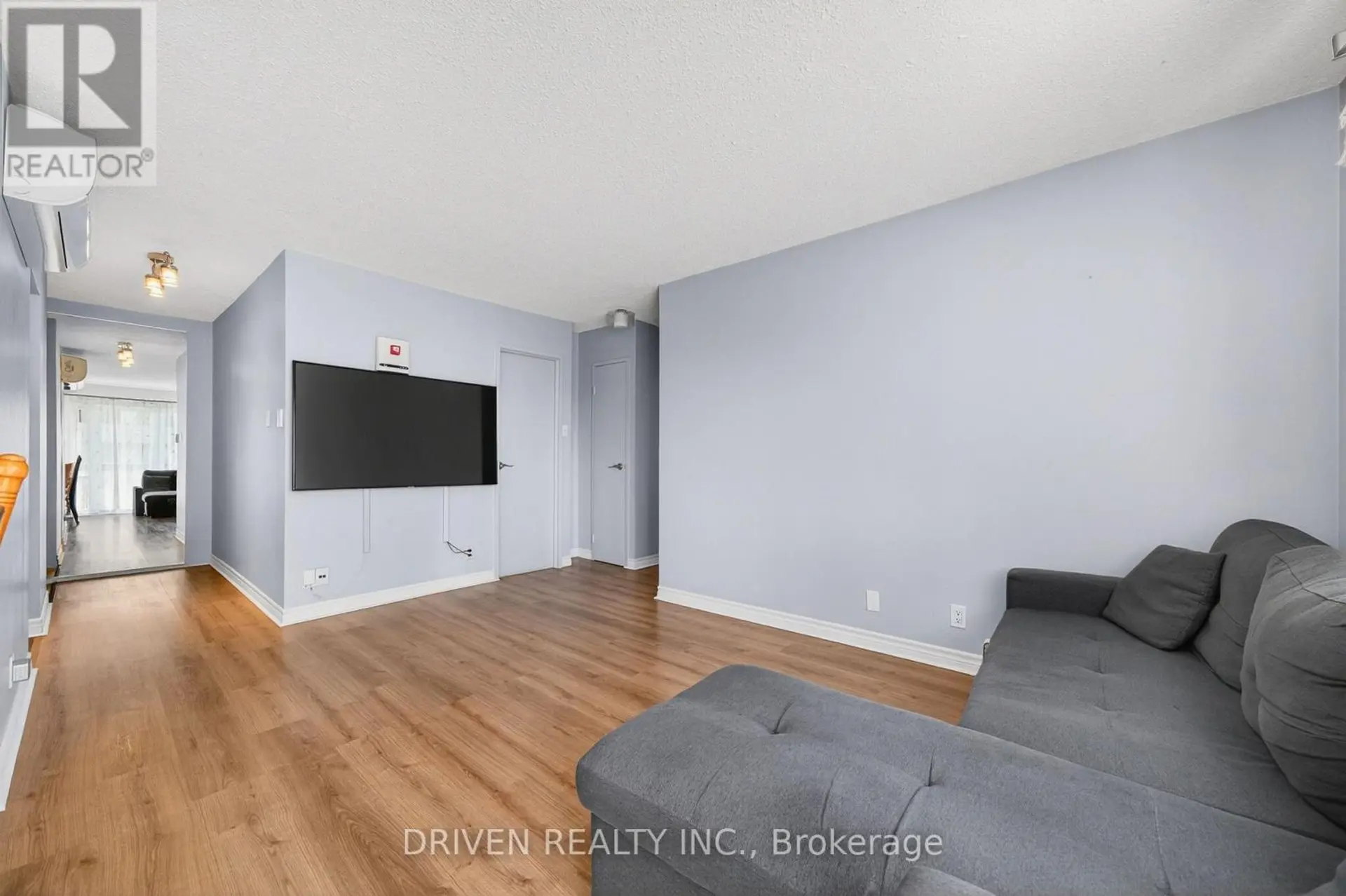 #404 158 A MCARTHUR AVENUE - Image 6