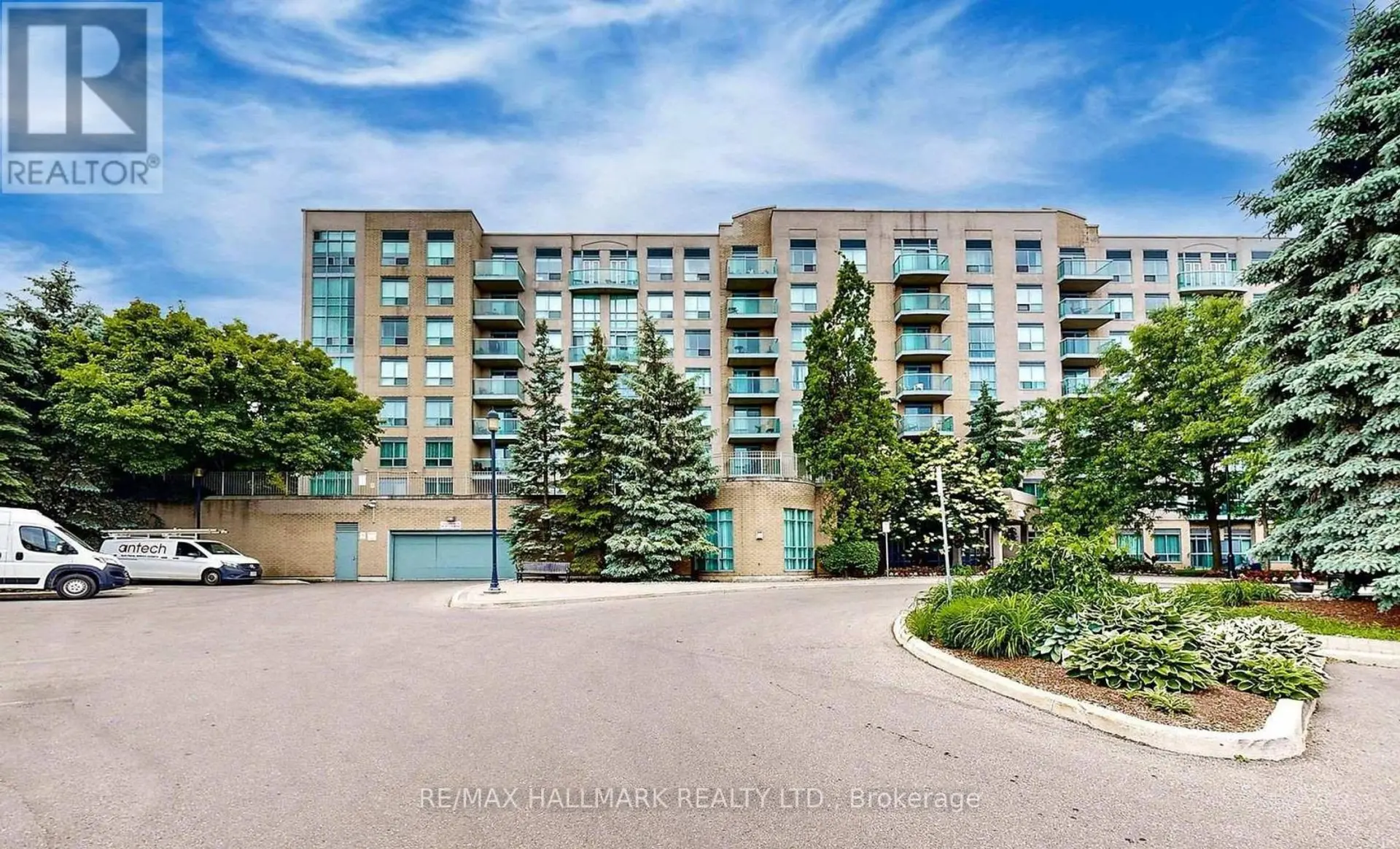 #215 3 ELLESMERE STREET - Image 1