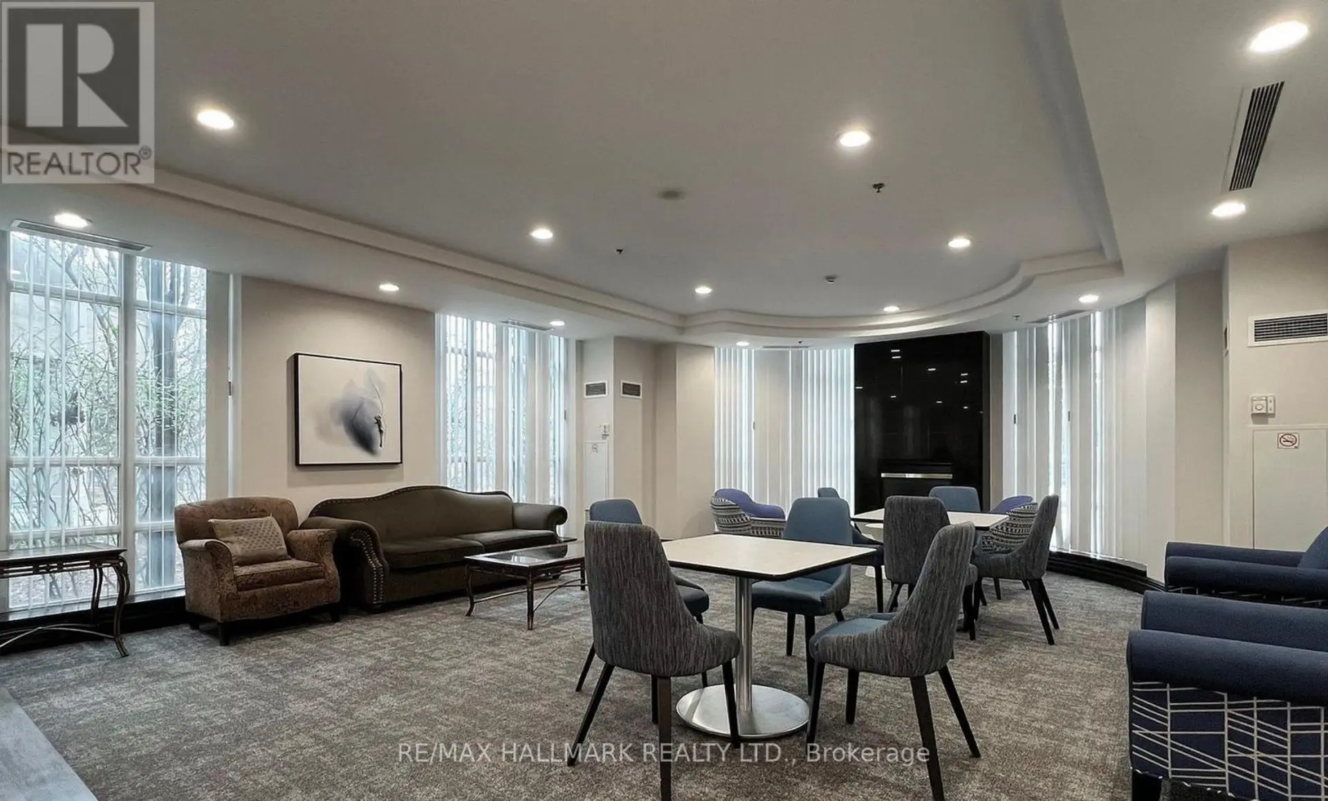 #215 3 ELLESMERE STREET - Image 11
