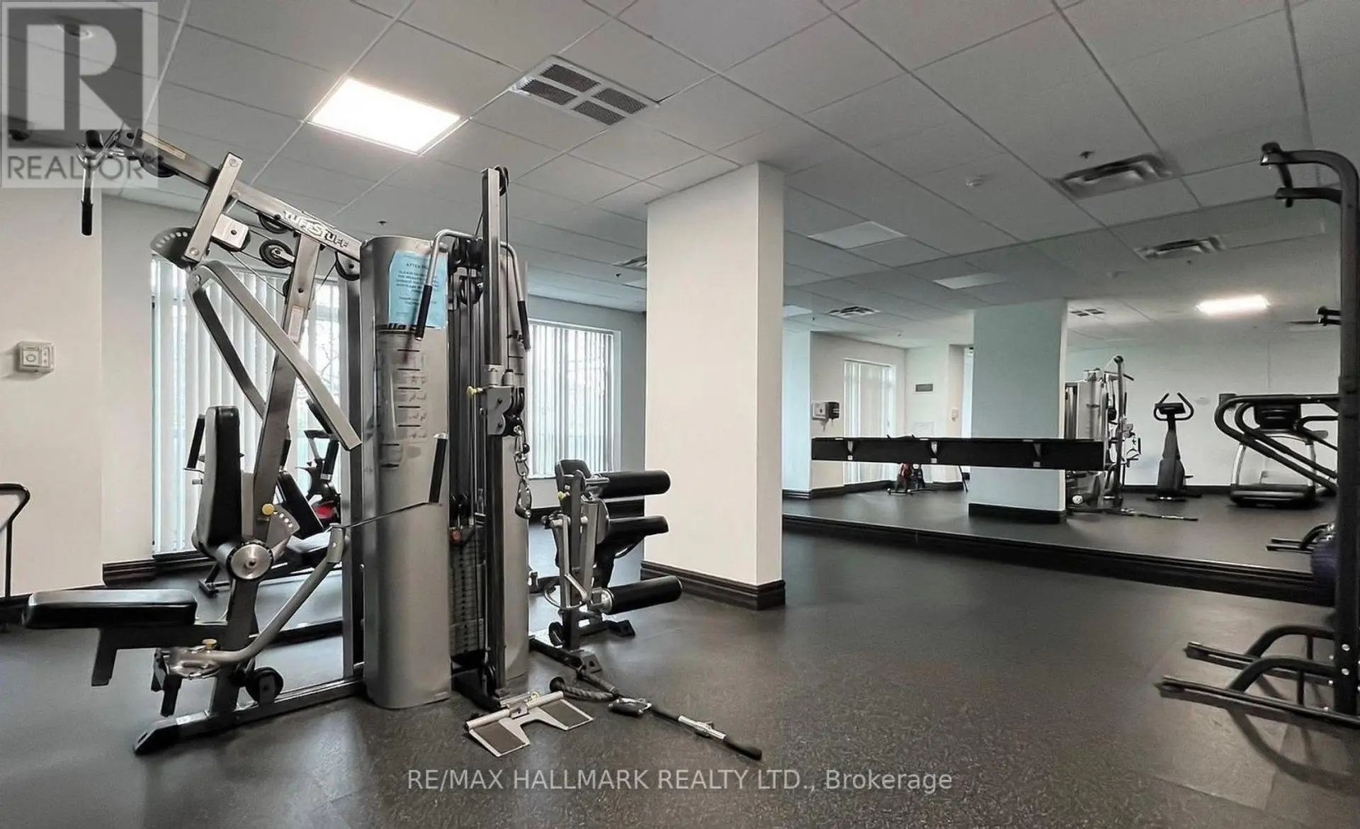 #215 3 ELLESMERE STREET - Image 16