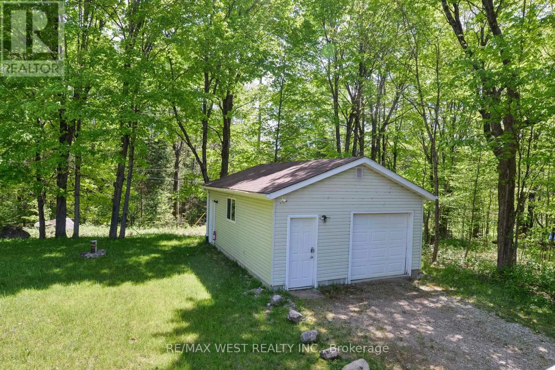 1084 BONNIE LAKE ROAD - Image 16