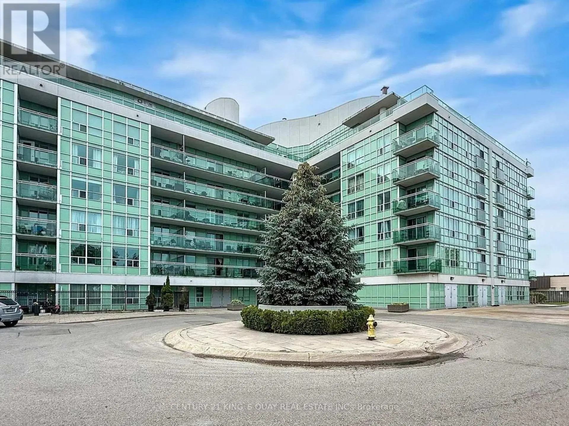 #227 60 FAIRFAX CRESCENT - Image 1