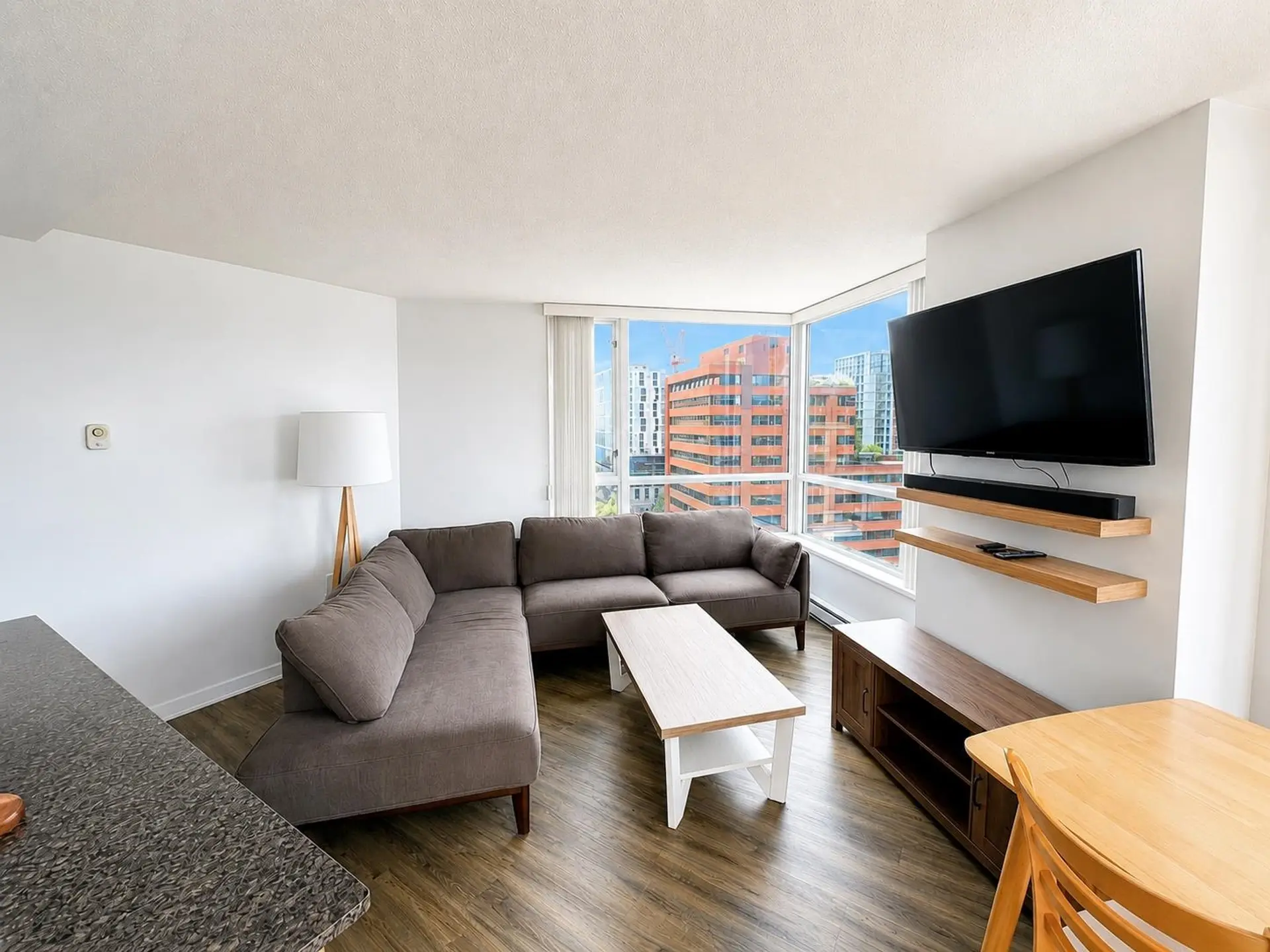 #1602 1212 Howe Street - Image 2
