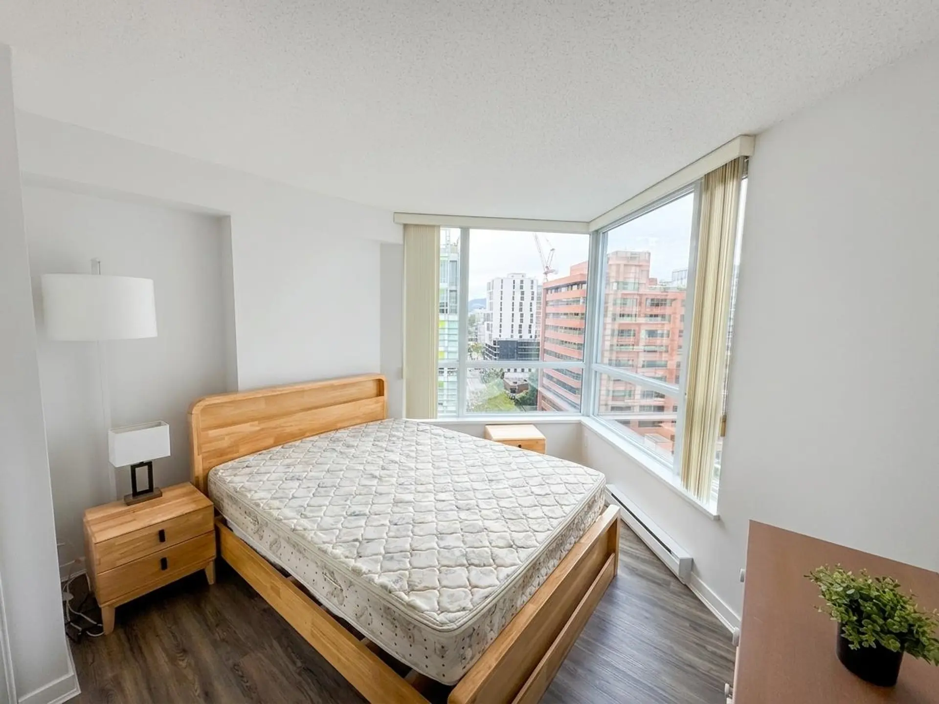 #1602 1212 Howe Street - Image 3