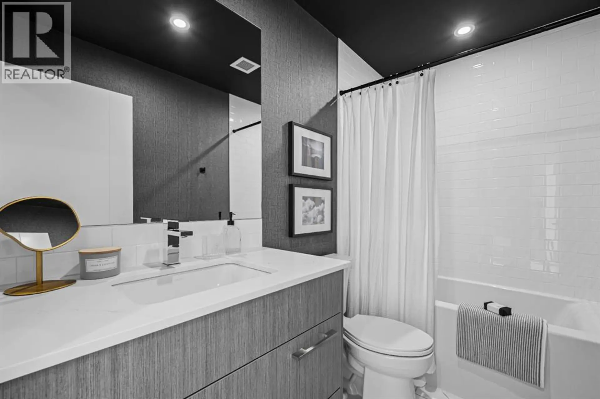 #209 310 15 Avenue SW - Image 14