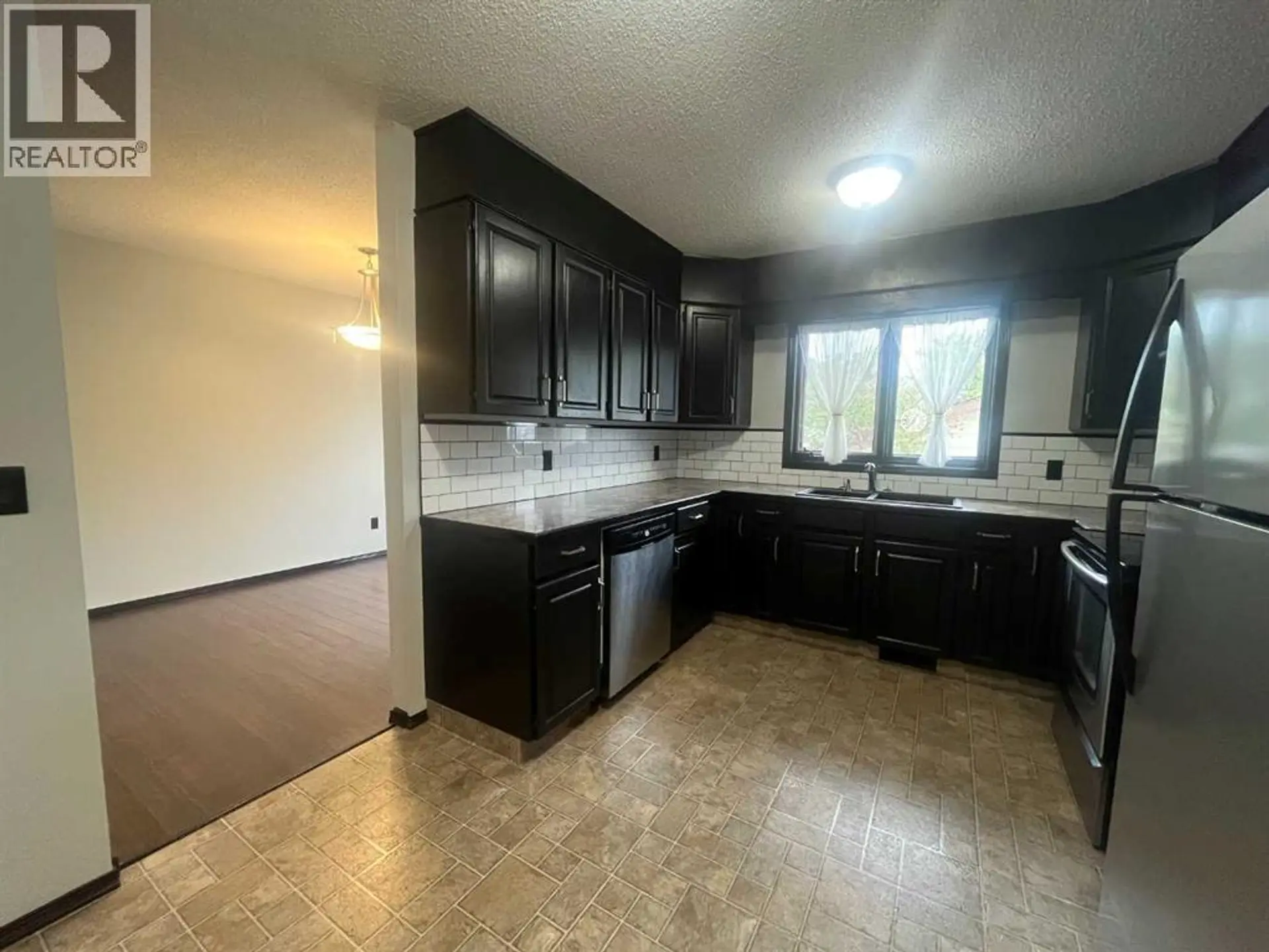 5112 55 Ave - Image 6