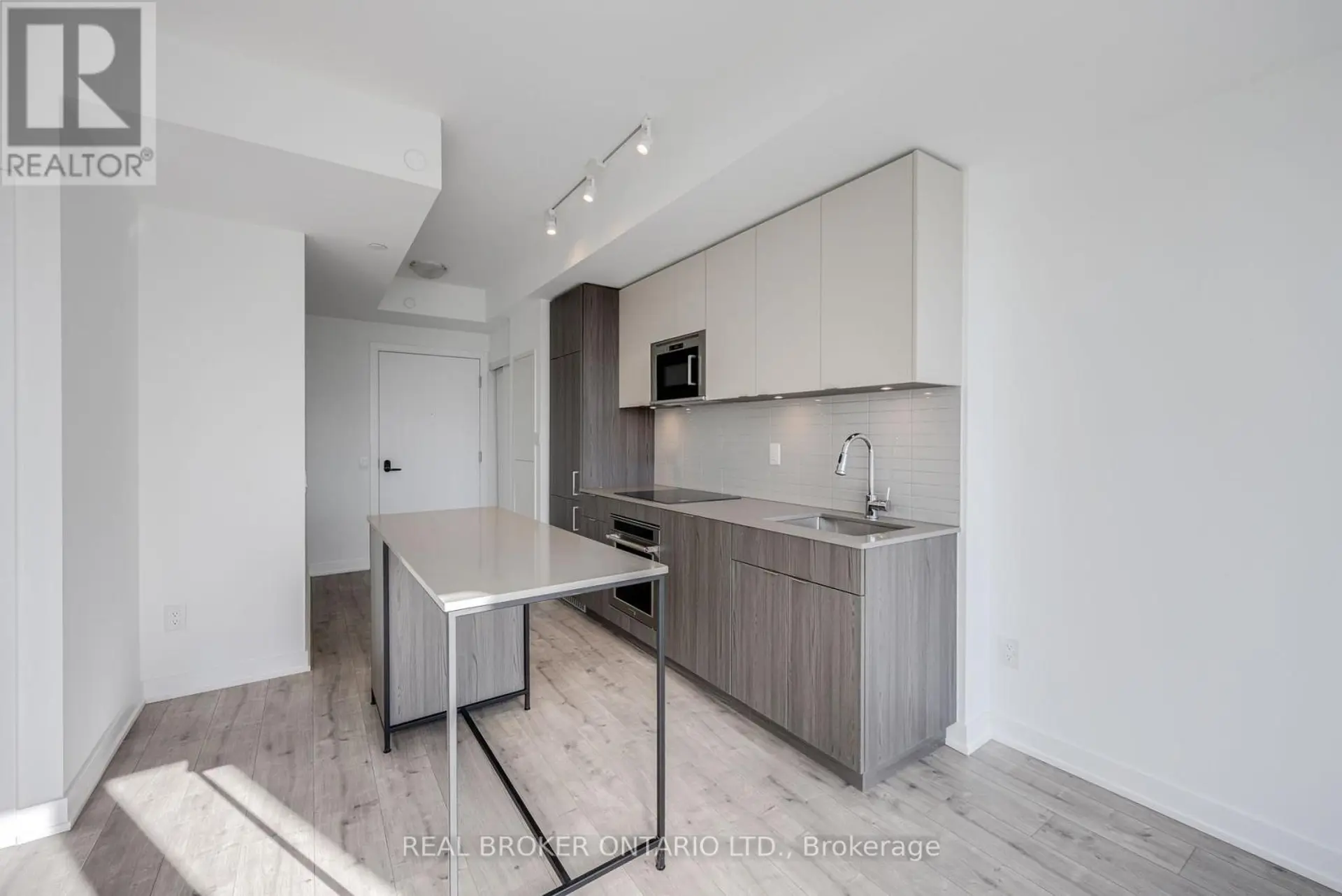 #1117 220 MISSINNIHE WAY - Image 7