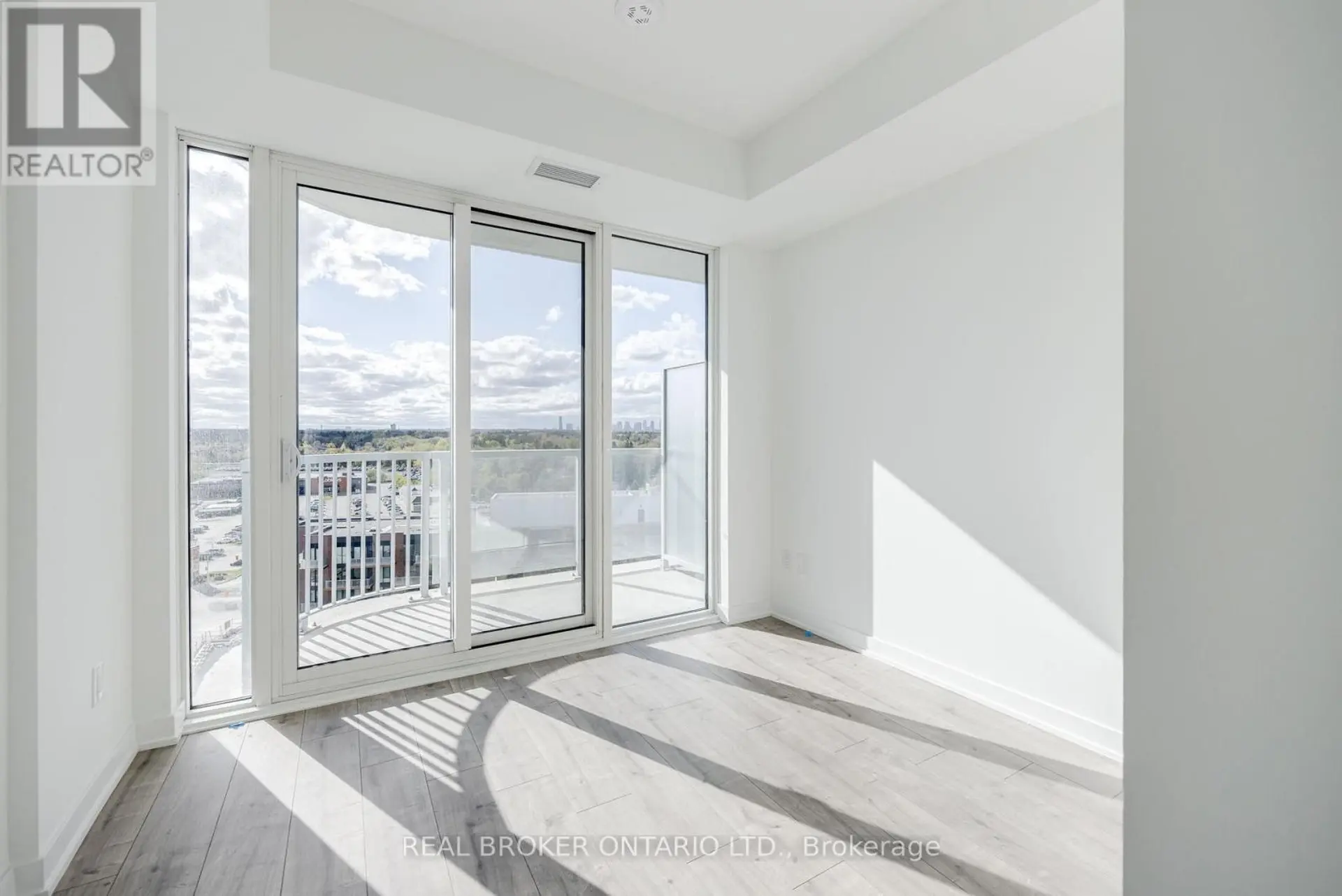 #1117 220 MISSINNIHE WAY - Image 9