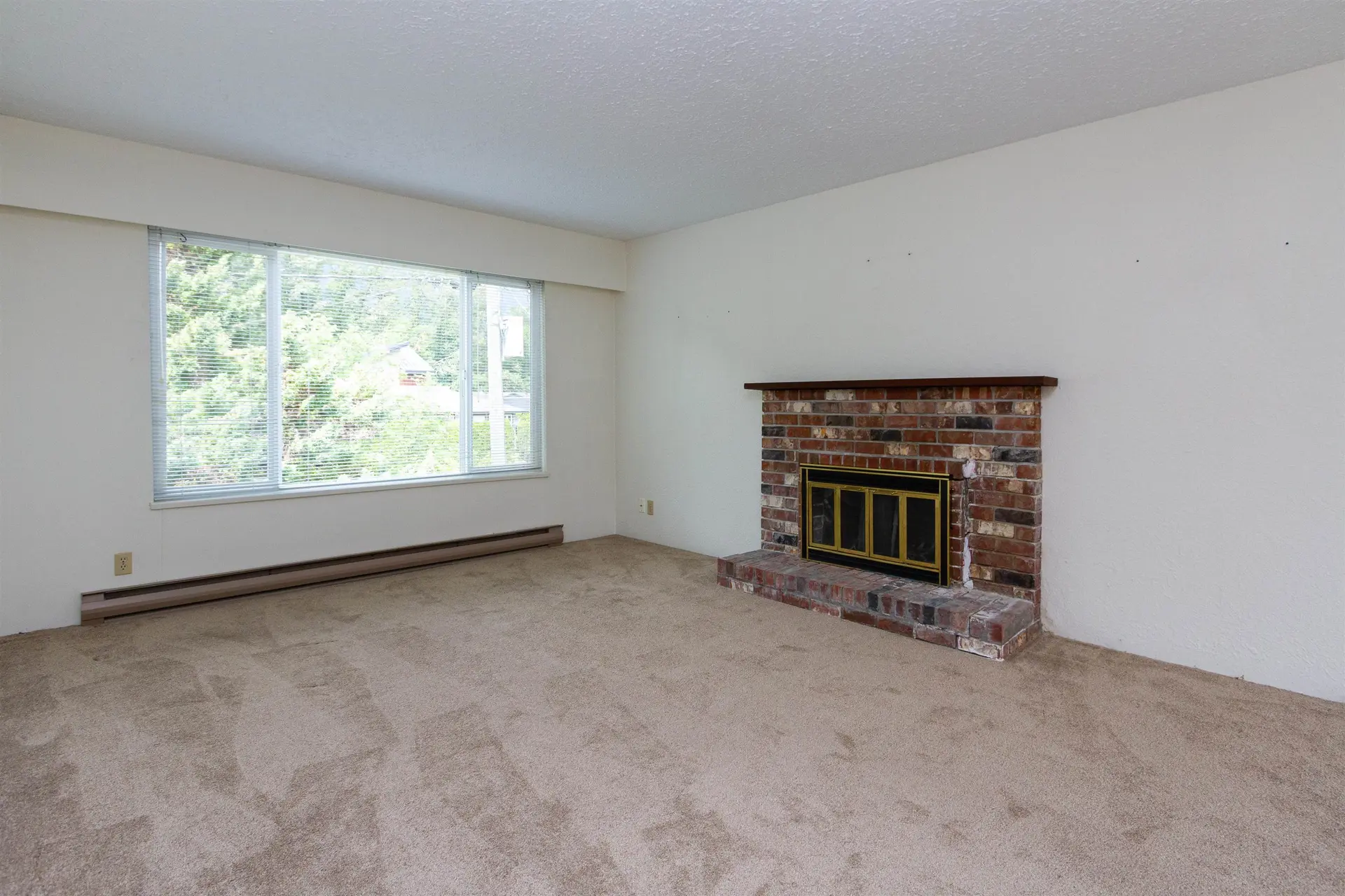 41818 Birken Road - Image 4