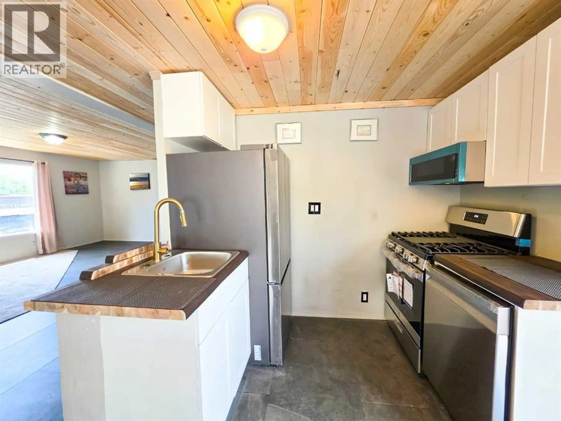 6726 17 Avenue - Image 7