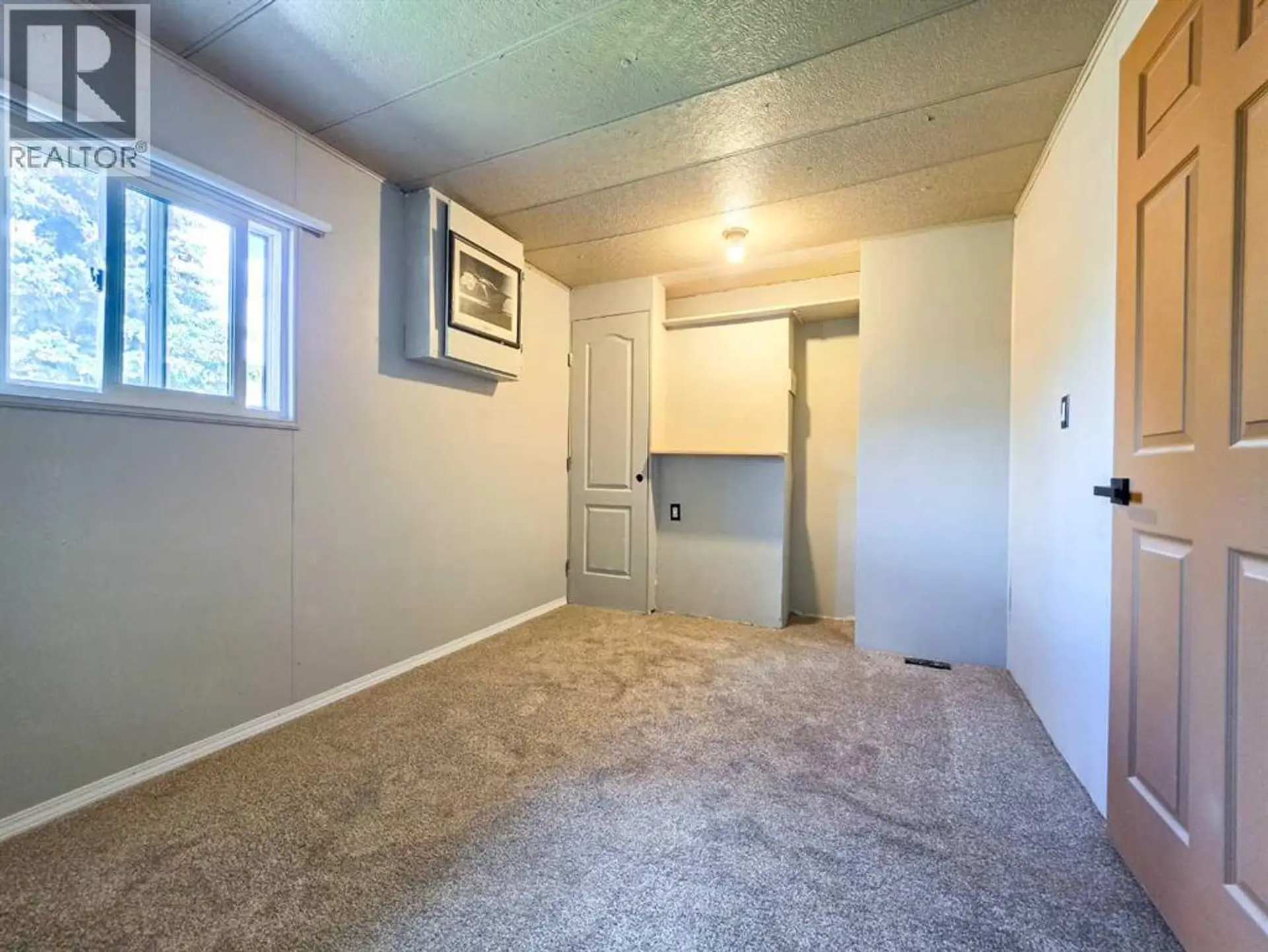 6726 17 Avenue - Image 12