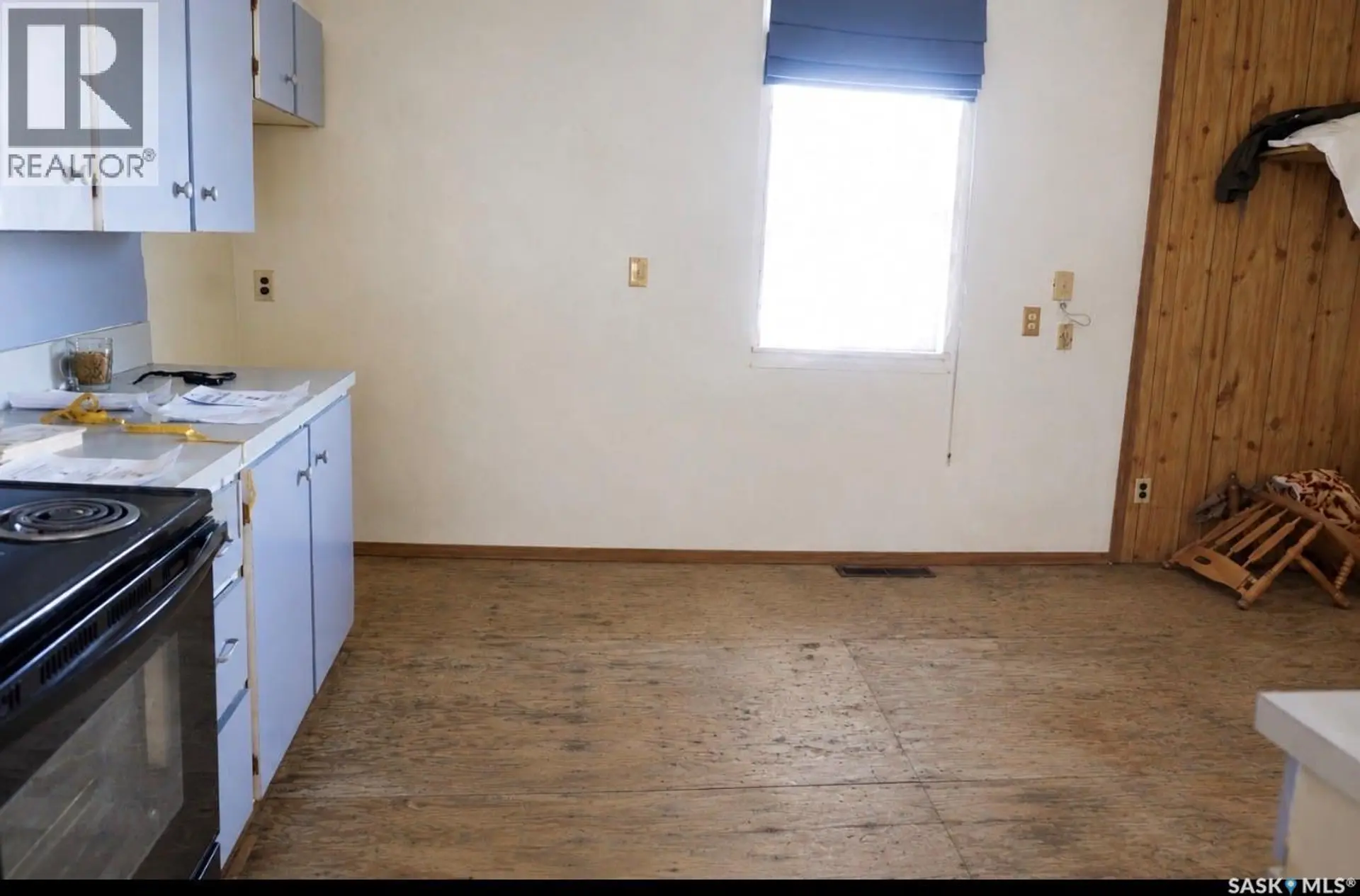 5 & 9 1st STREET E - Image 3