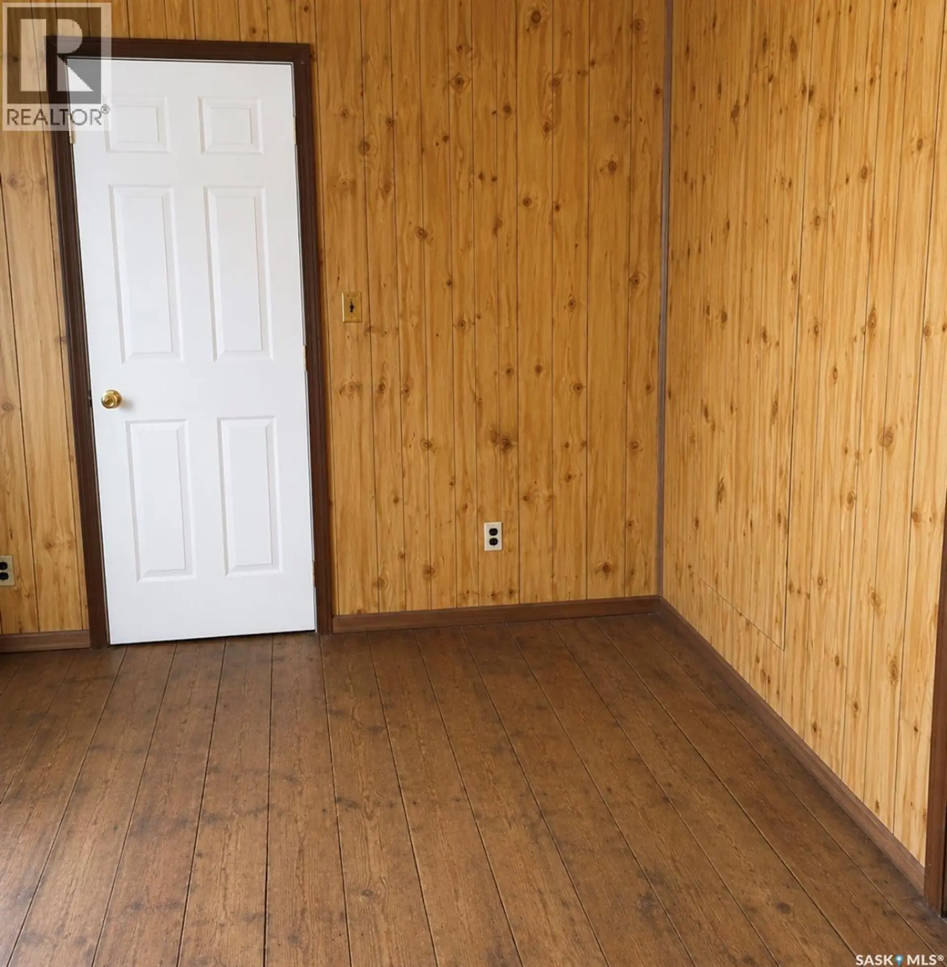 5 & 9 1st STREET E - Image 5