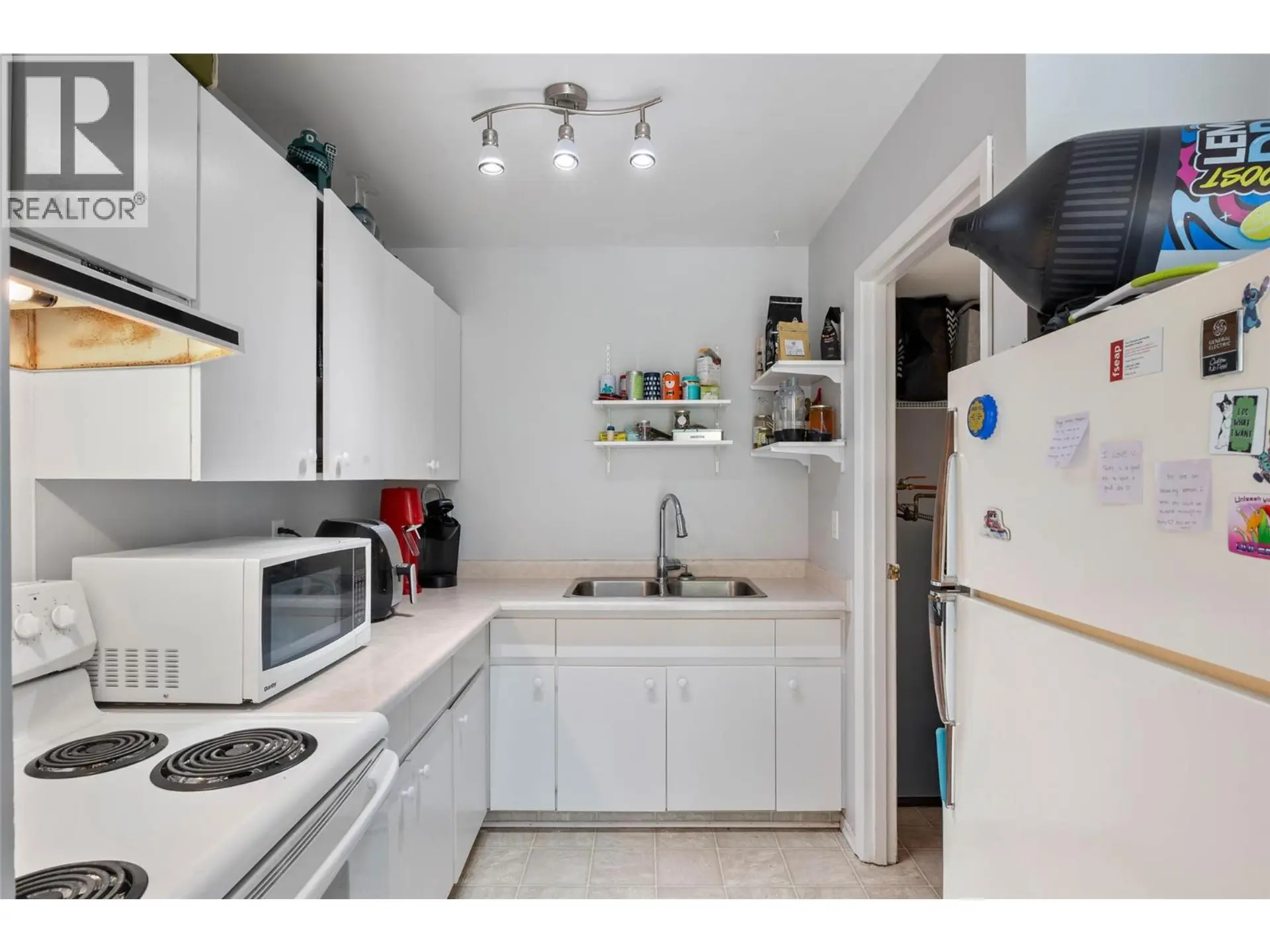 #23 1435 Summit Drive - Image 9