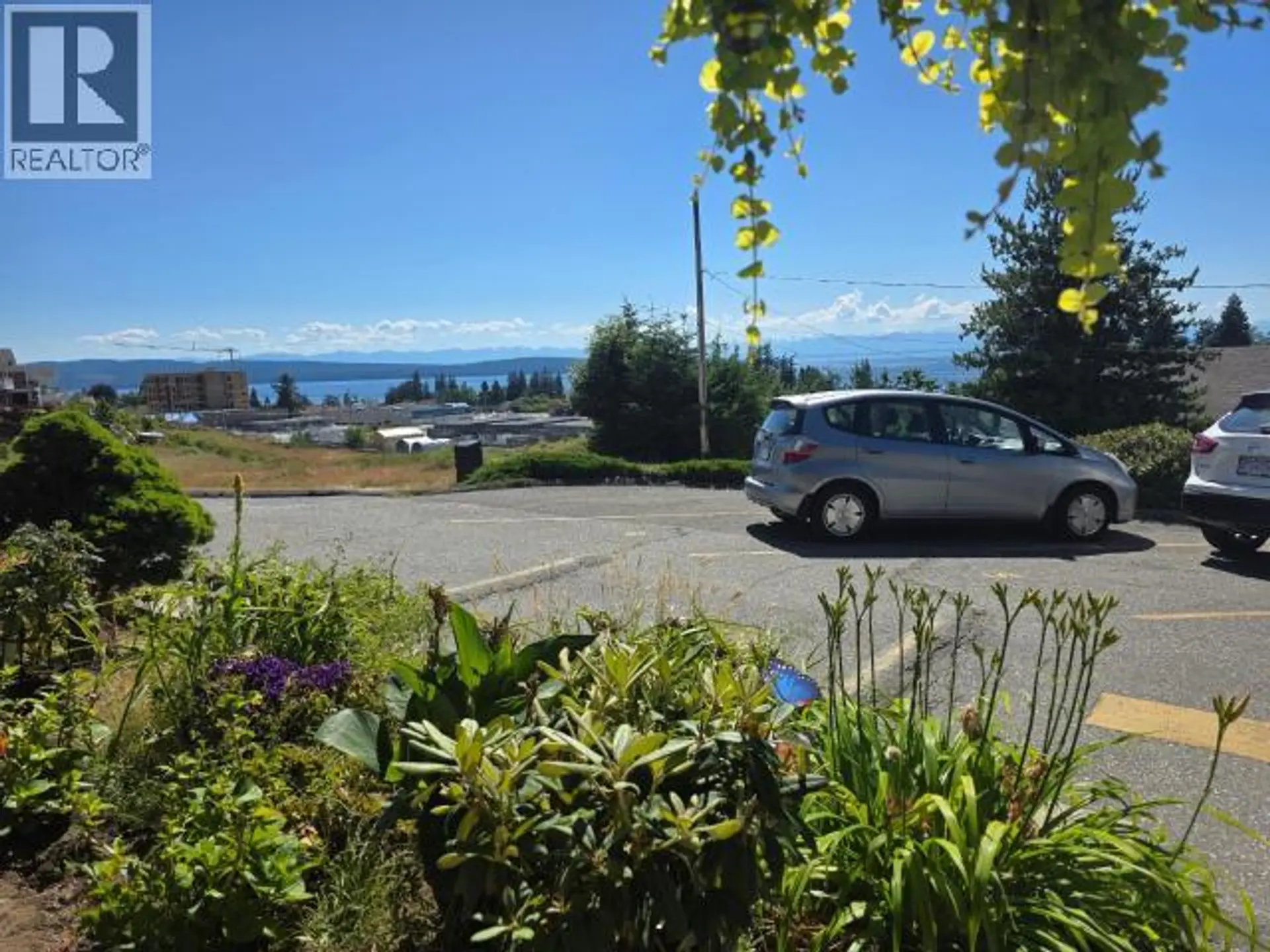 #6 4420 QUEBEC AVE - Image 11