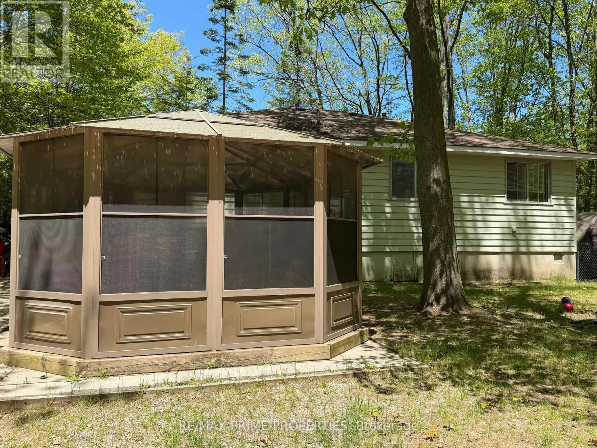 187 FREDERICK DRIVE - Image 4