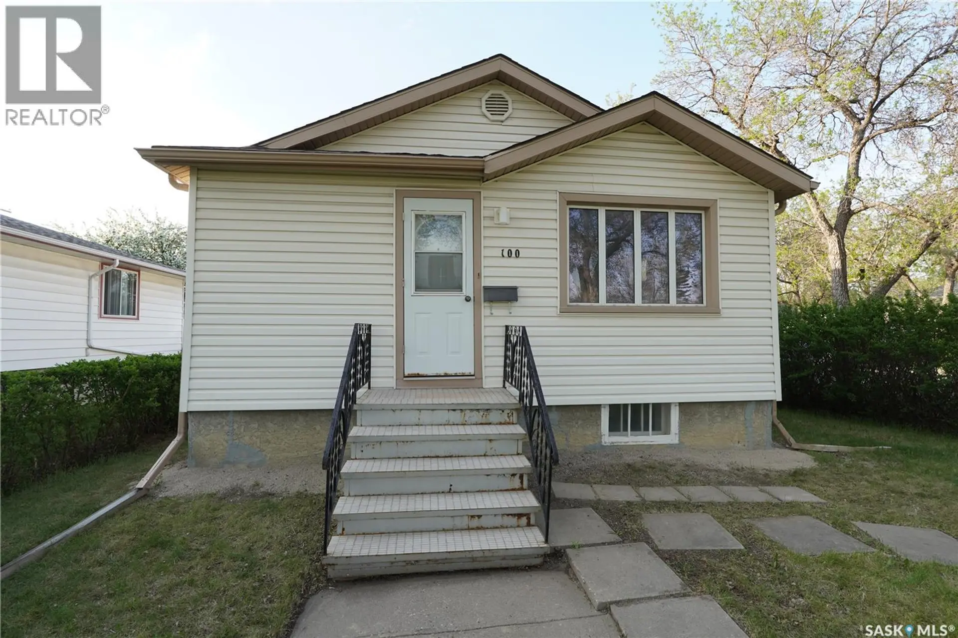 100 Broadway AVENUE - Image 1