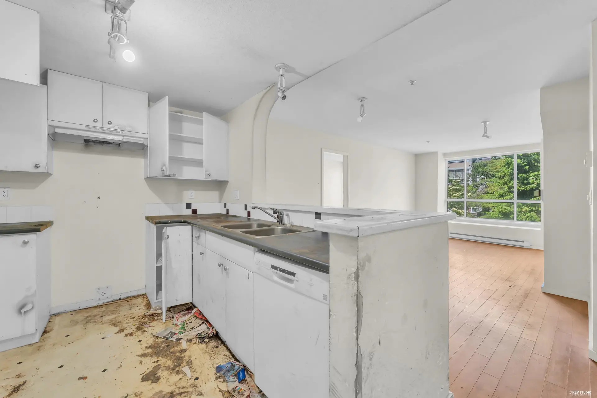 Property at #306 6833 Village Grn, Burnaby, BC