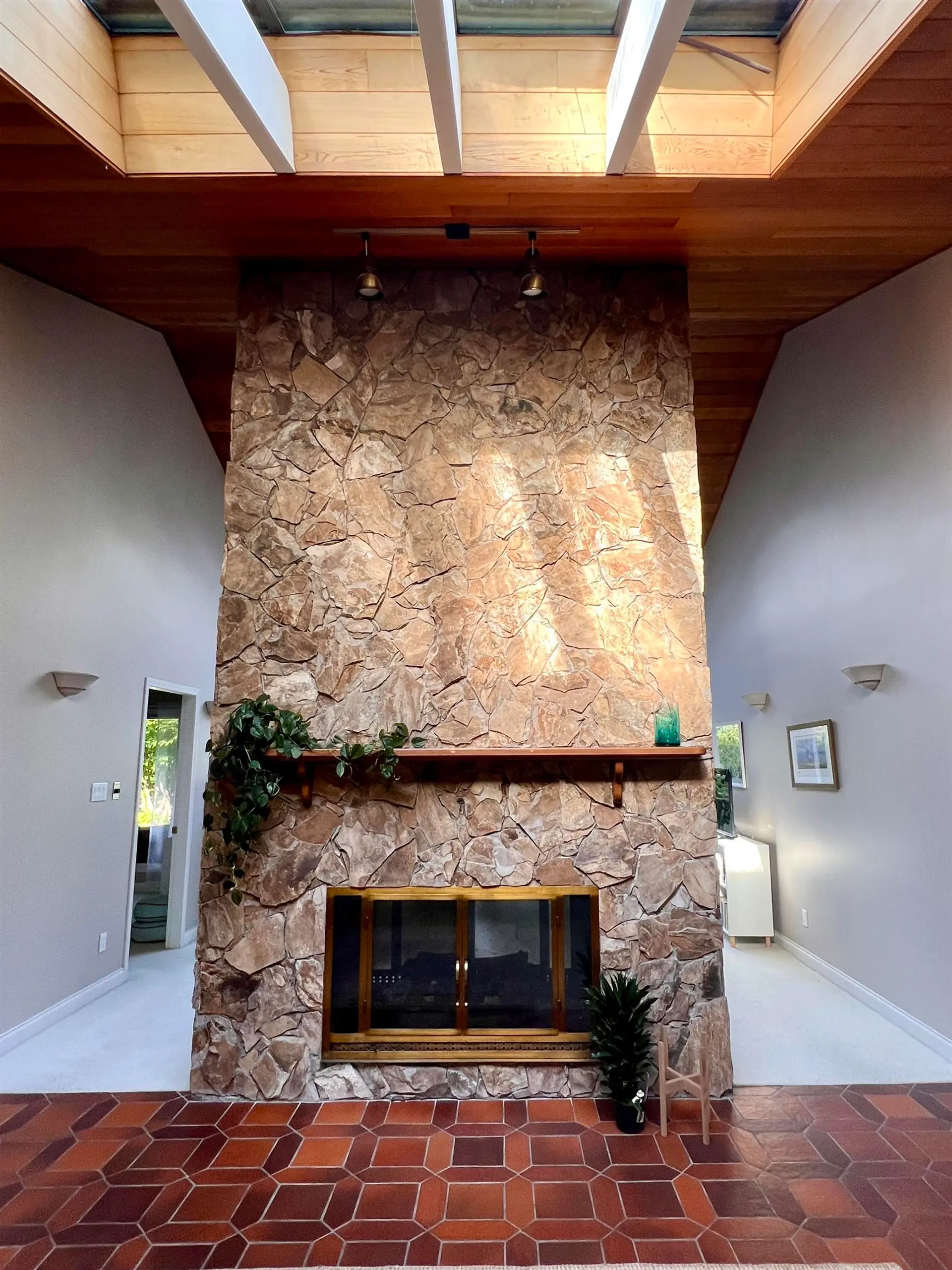 1052 Jackson Way - Image 5