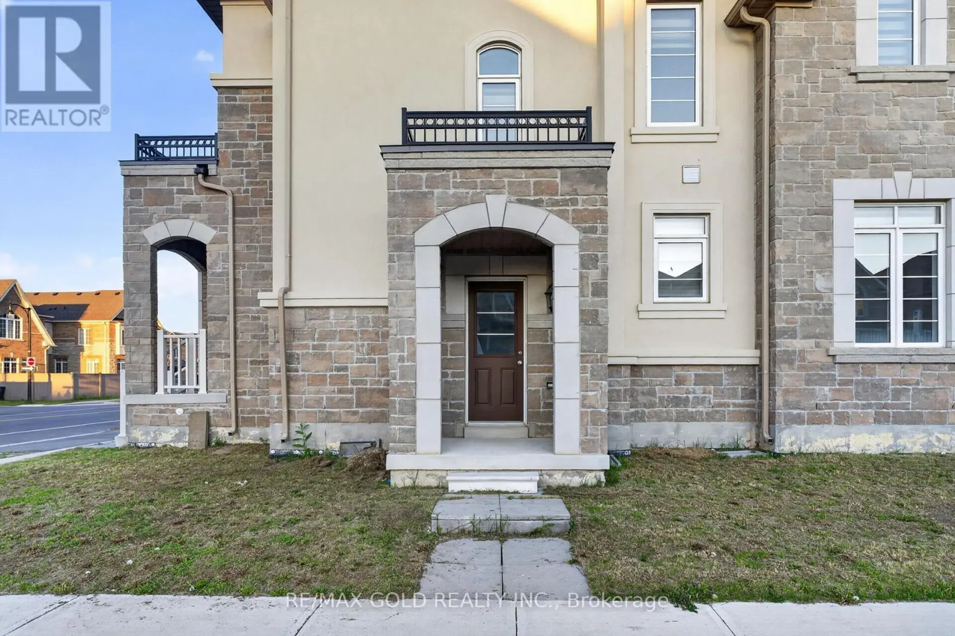 556 BRISDALE DRIVE - Image 2