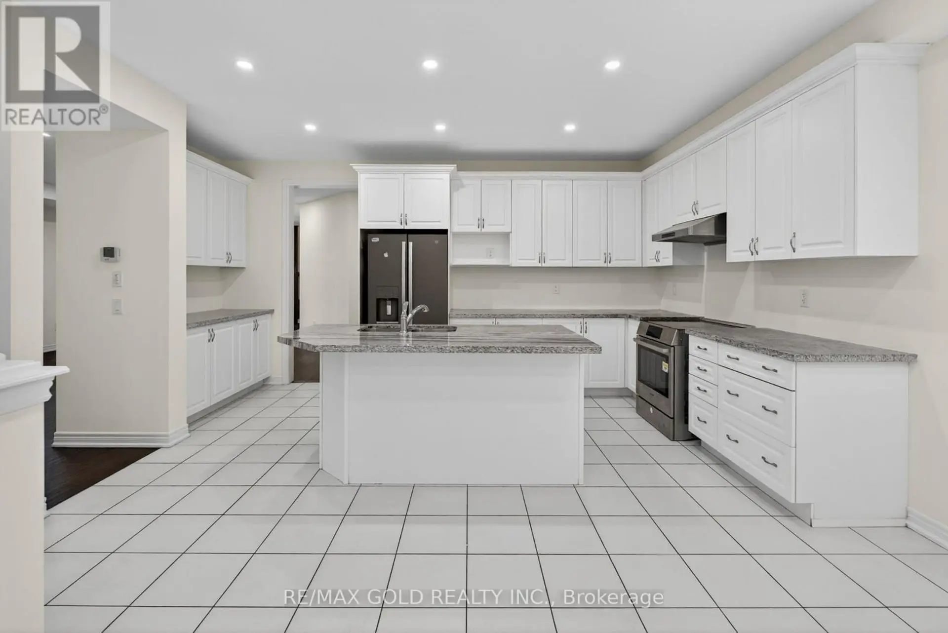 556 BRISDALE DRIVE - Image 8