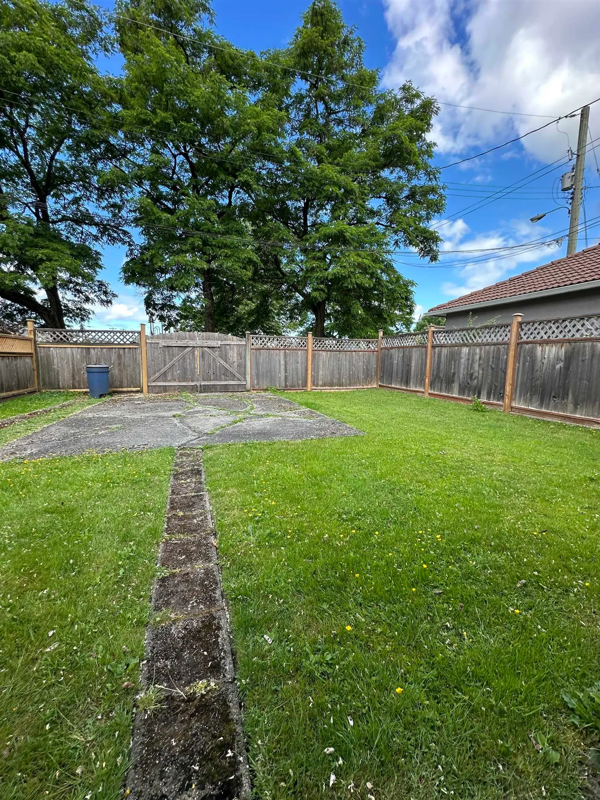 7223 Gladstone Street - Image 6