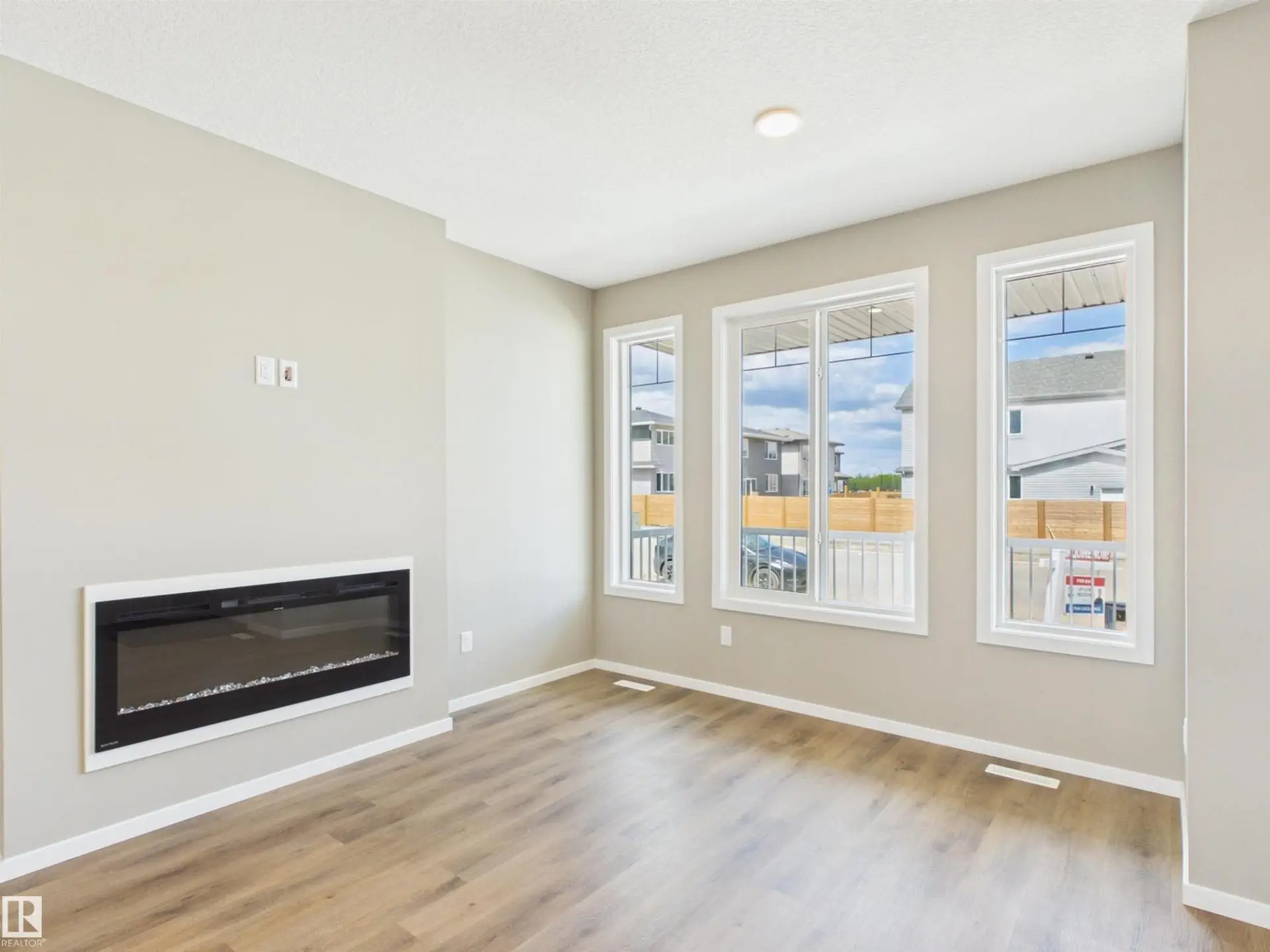 115 BRICKYARD DR - Image 1