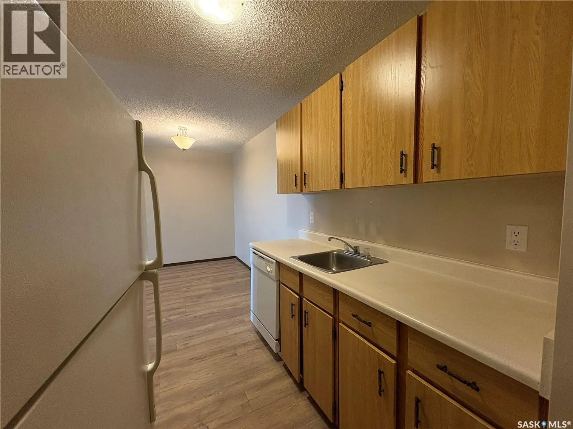 #303 1140 9th AVENUE NE - Image 2