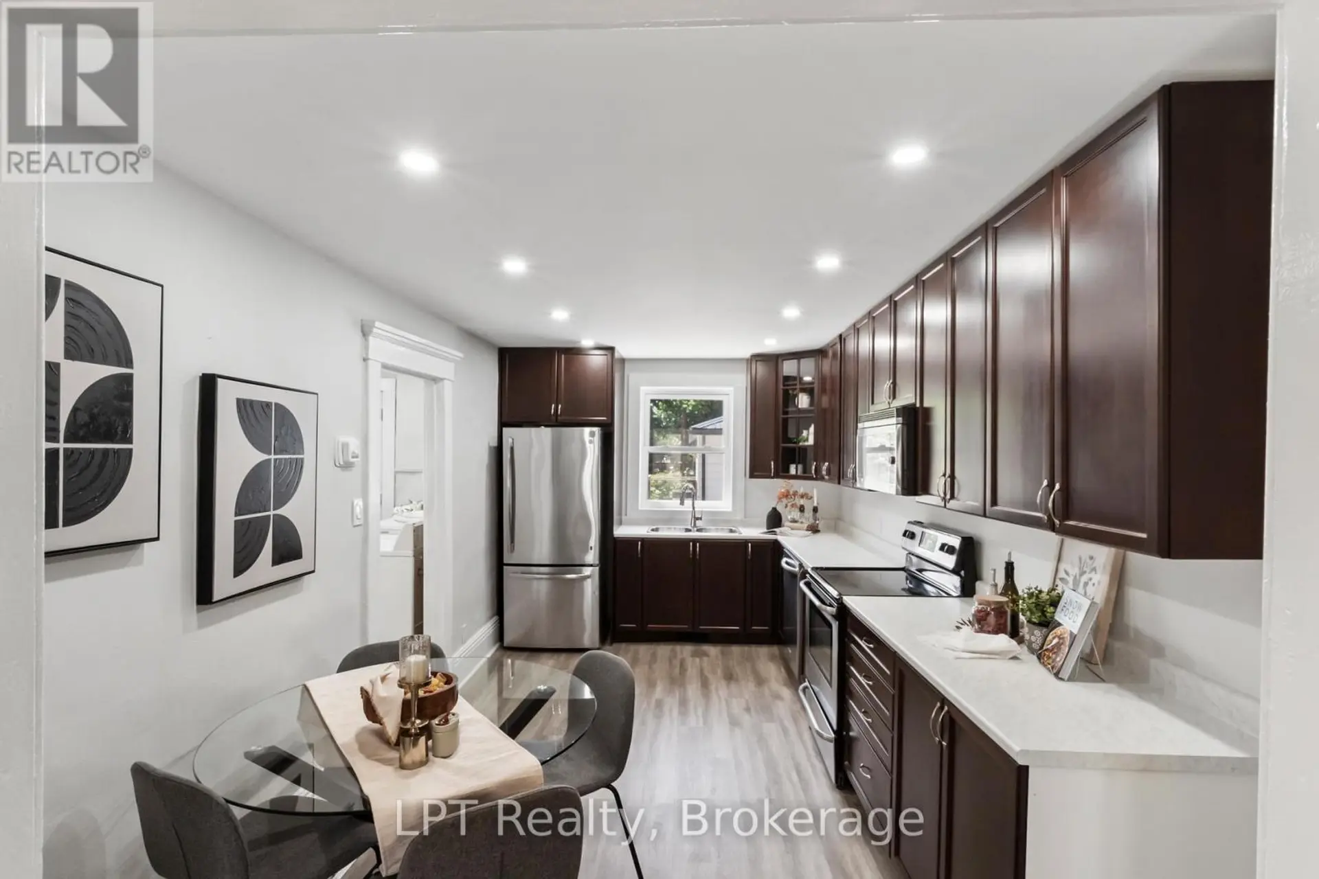 273 BETHUNE STREET - Image 6