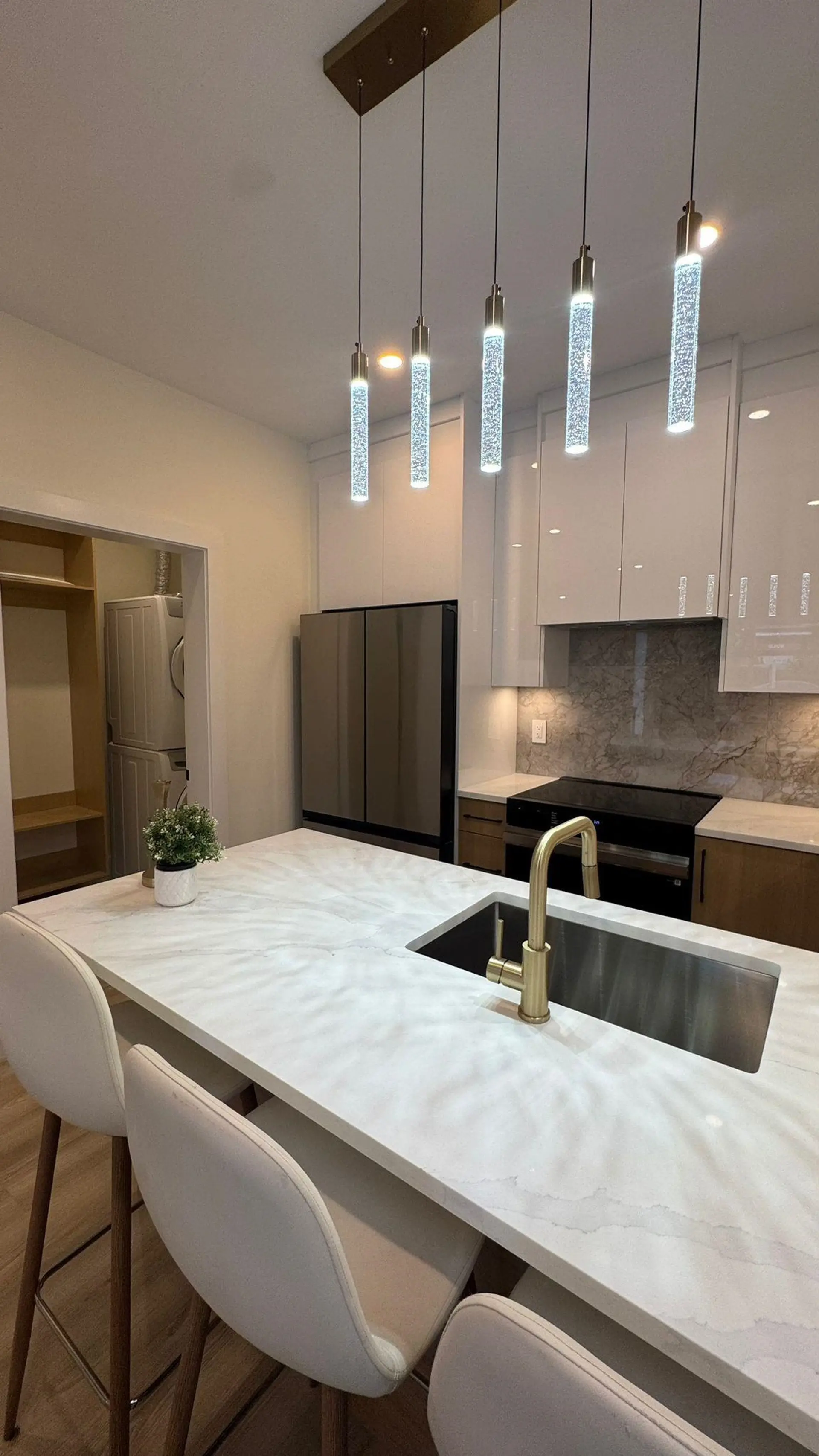 #4 5779 Clarendon Street - Image 7