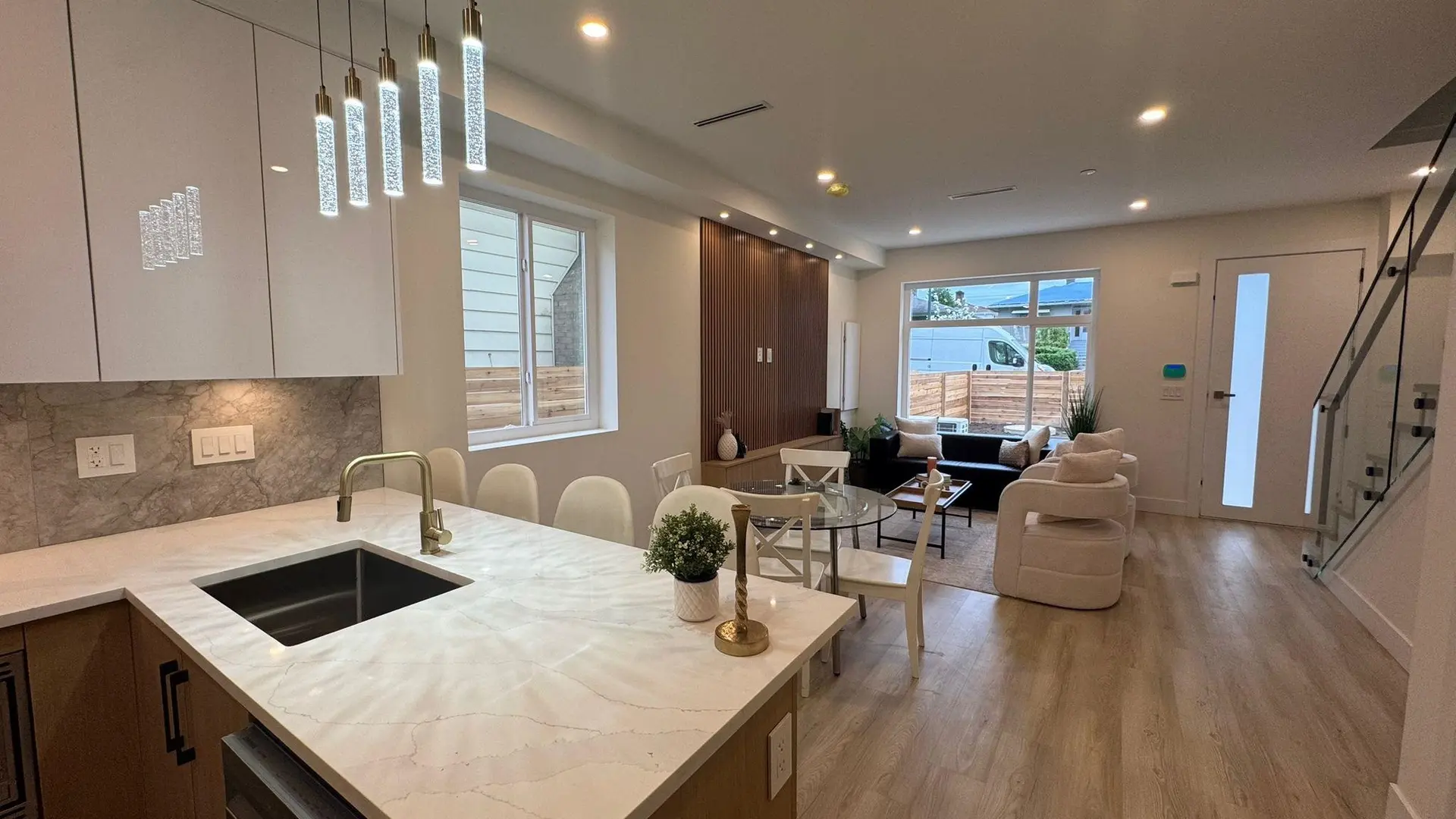 #4 5779 Clarendon Street - Image 3