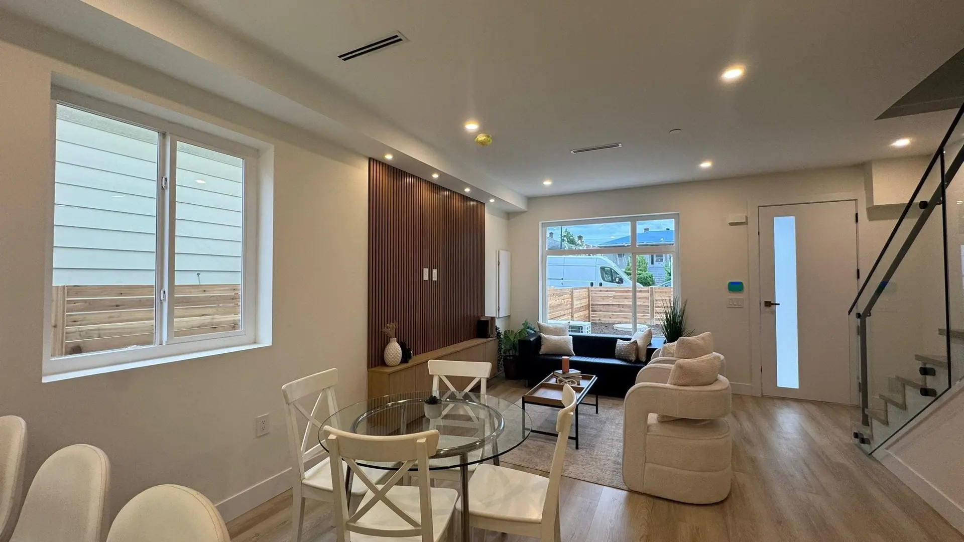 #4 5779 Clarendon Street - Image 4