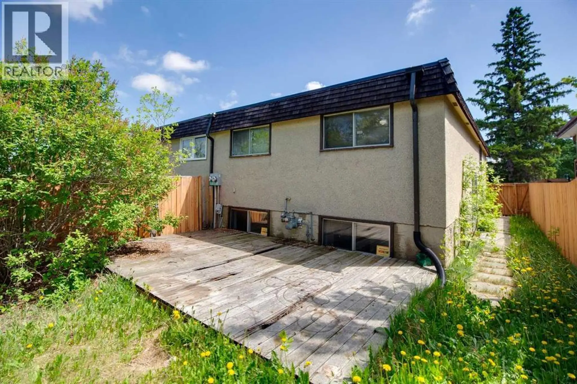 7833 Hunterquay Road NW - Image 16