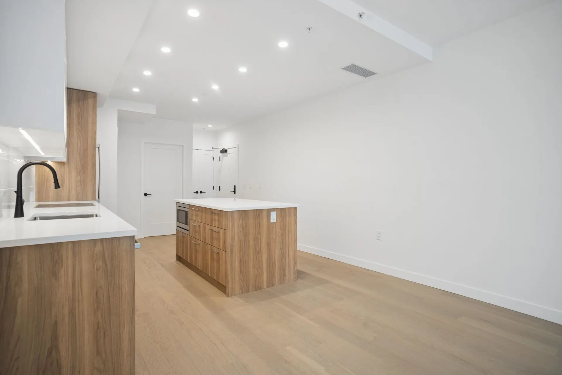#204 8398 Oak Street - Image 13