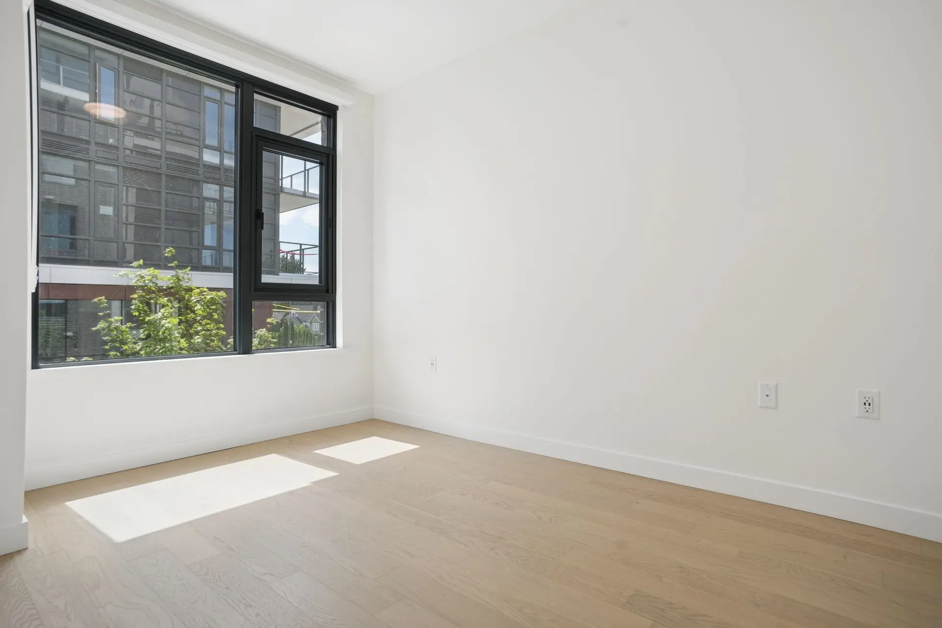 #204 8398 Oak Street - Image 14