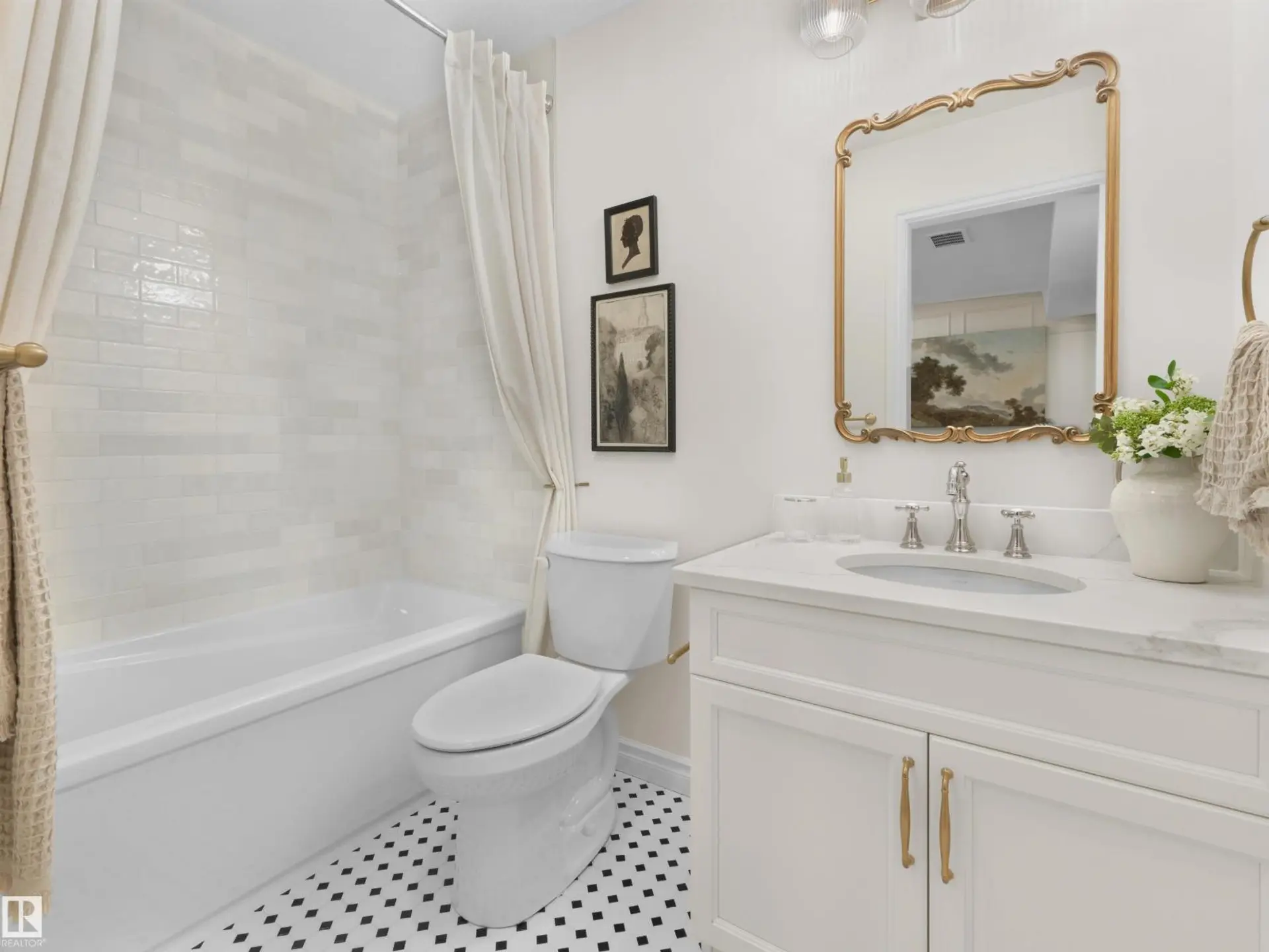 #47 4004 Savaryn DR SW - Image 12