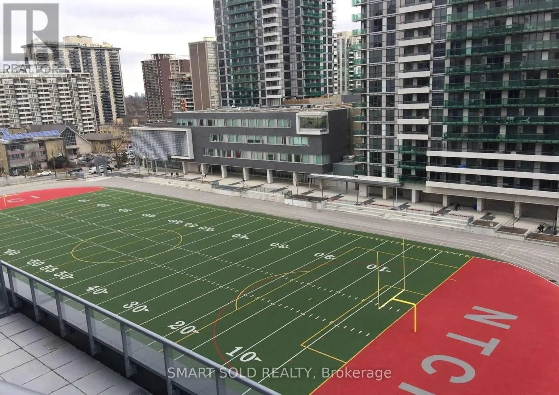 #810 30 ROEHAMPTON AVENUE - Image 6