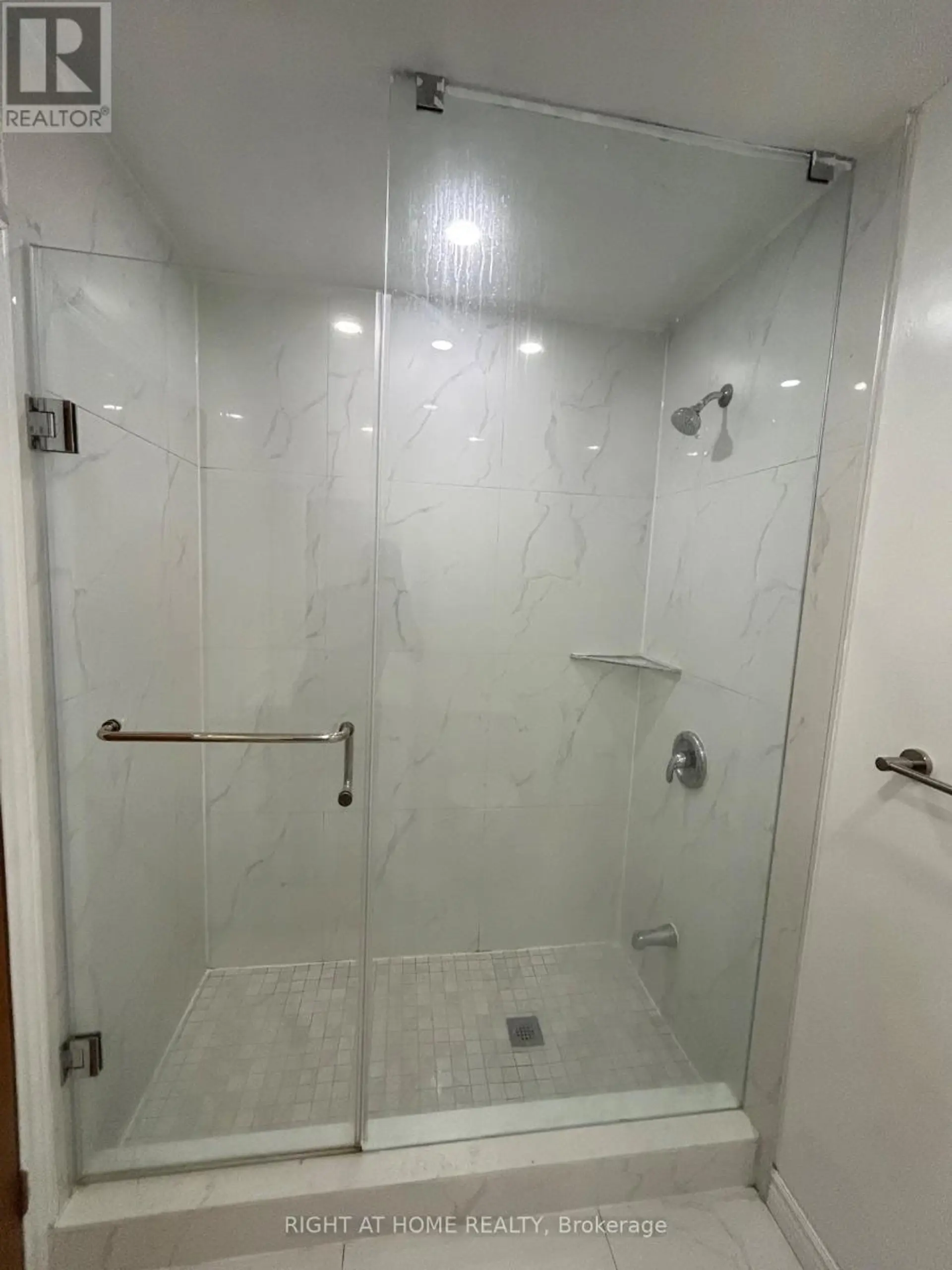 1010 BLOOR STREET - Image 11